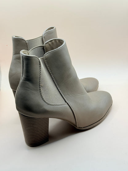 Anko Chelsea Ankle Boots – Size 8