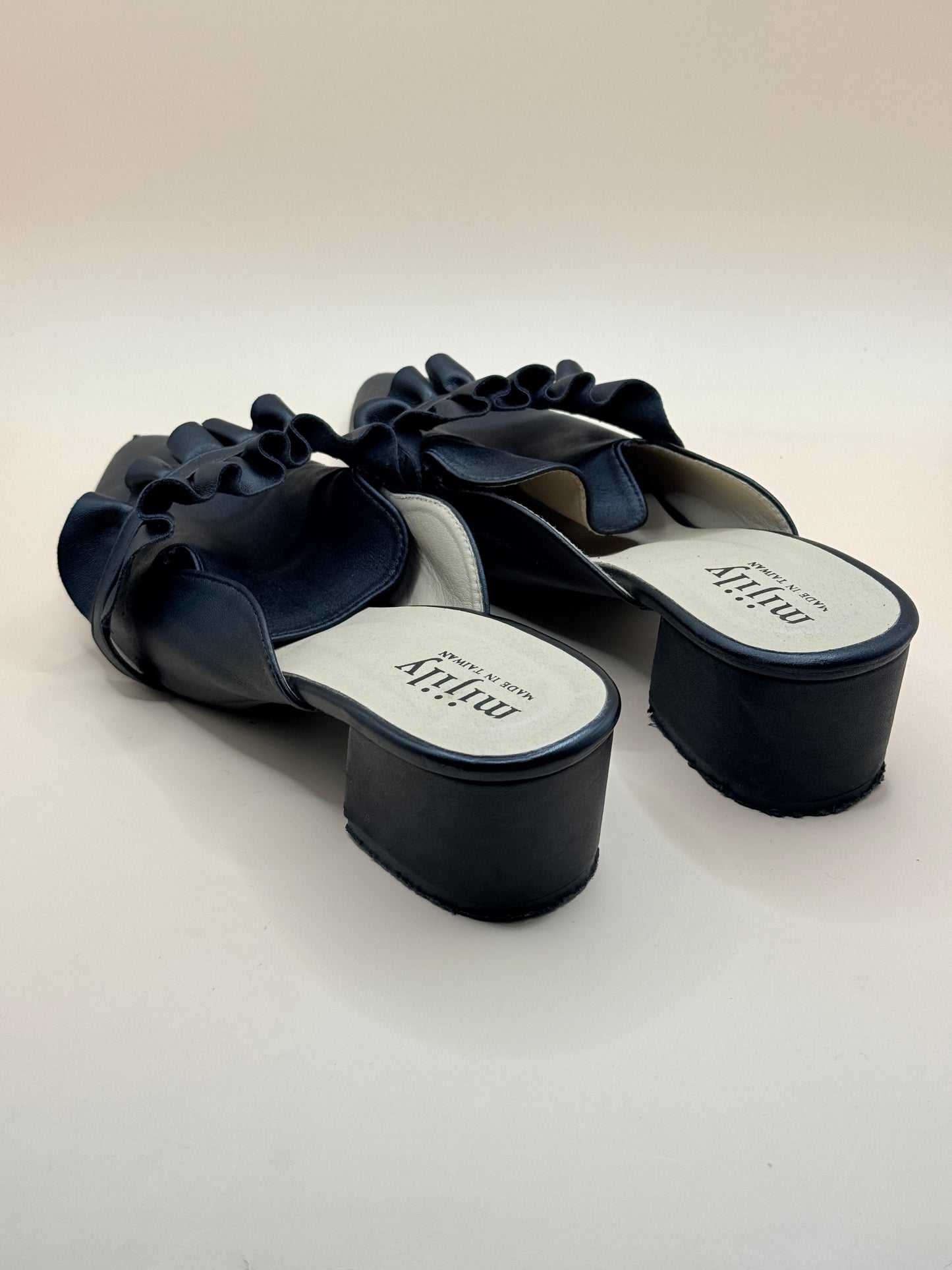 Mijily Black Ruffle Mule Heels – Size 25