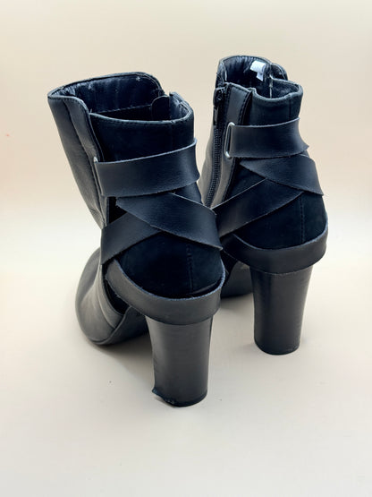 Salucci Collection Black Strappy Leather Boots - Size 7