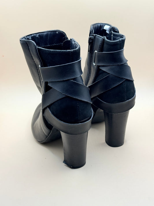 Salucci Collection Black Strappy Leather Boots - Size 7