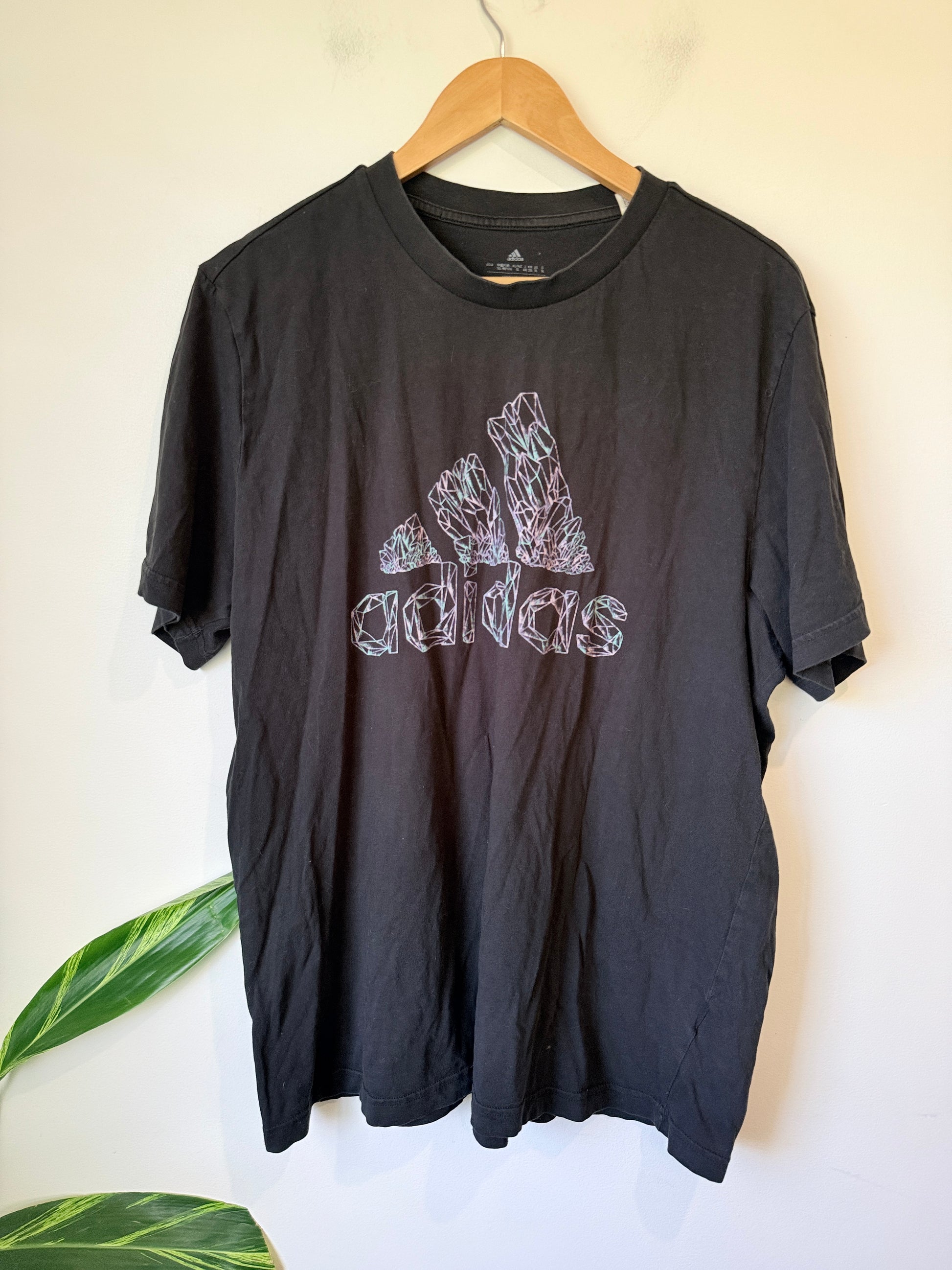 Adidas Graphic T-shirt Size XL