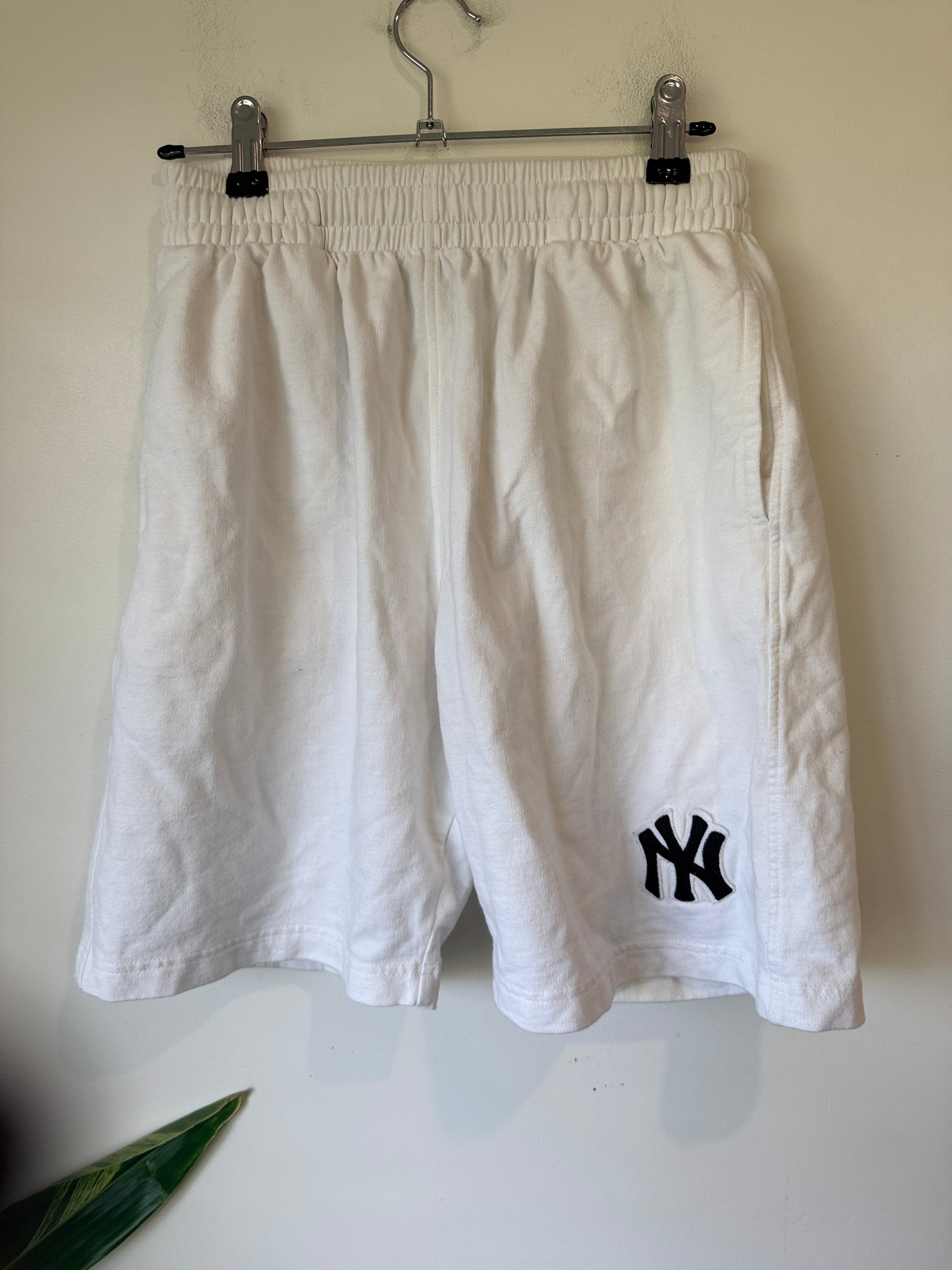 MLB Athletic Shorts Size L | Waist: 66cm