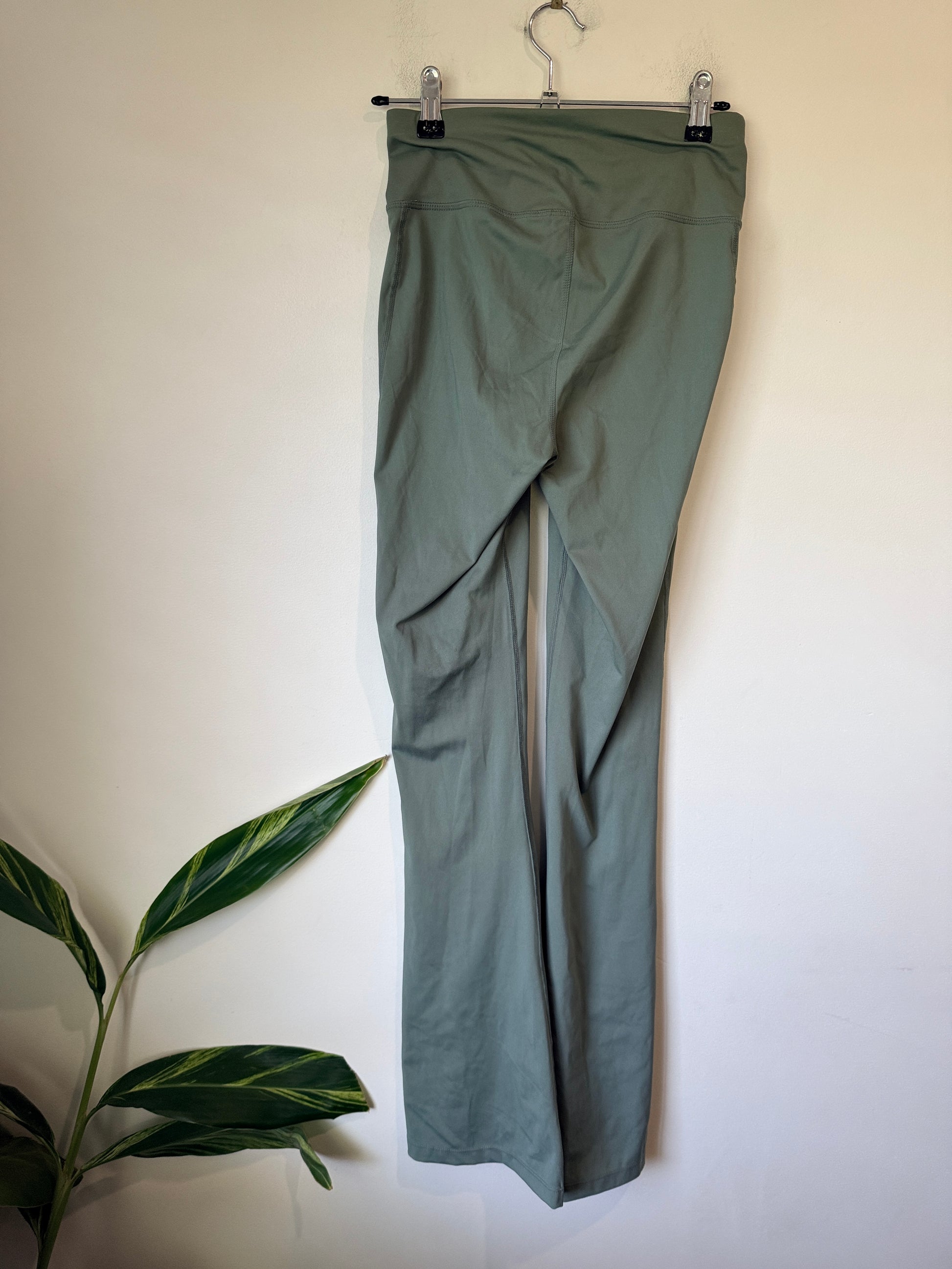 Anko Super-high-rise Flared Pants Size 8