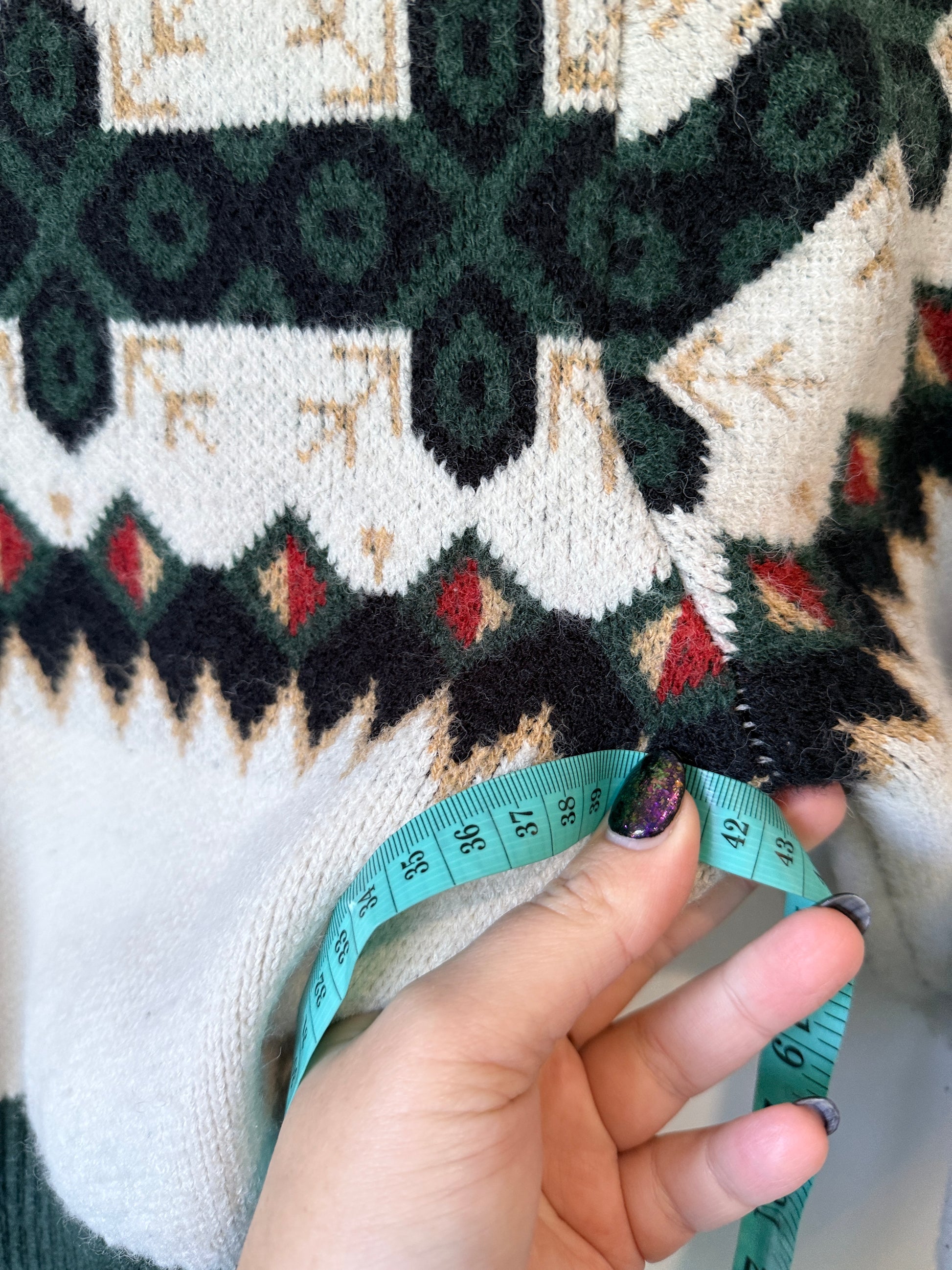 Brand Unknown Sweater Size U/Arm to U/Arm 43cm
