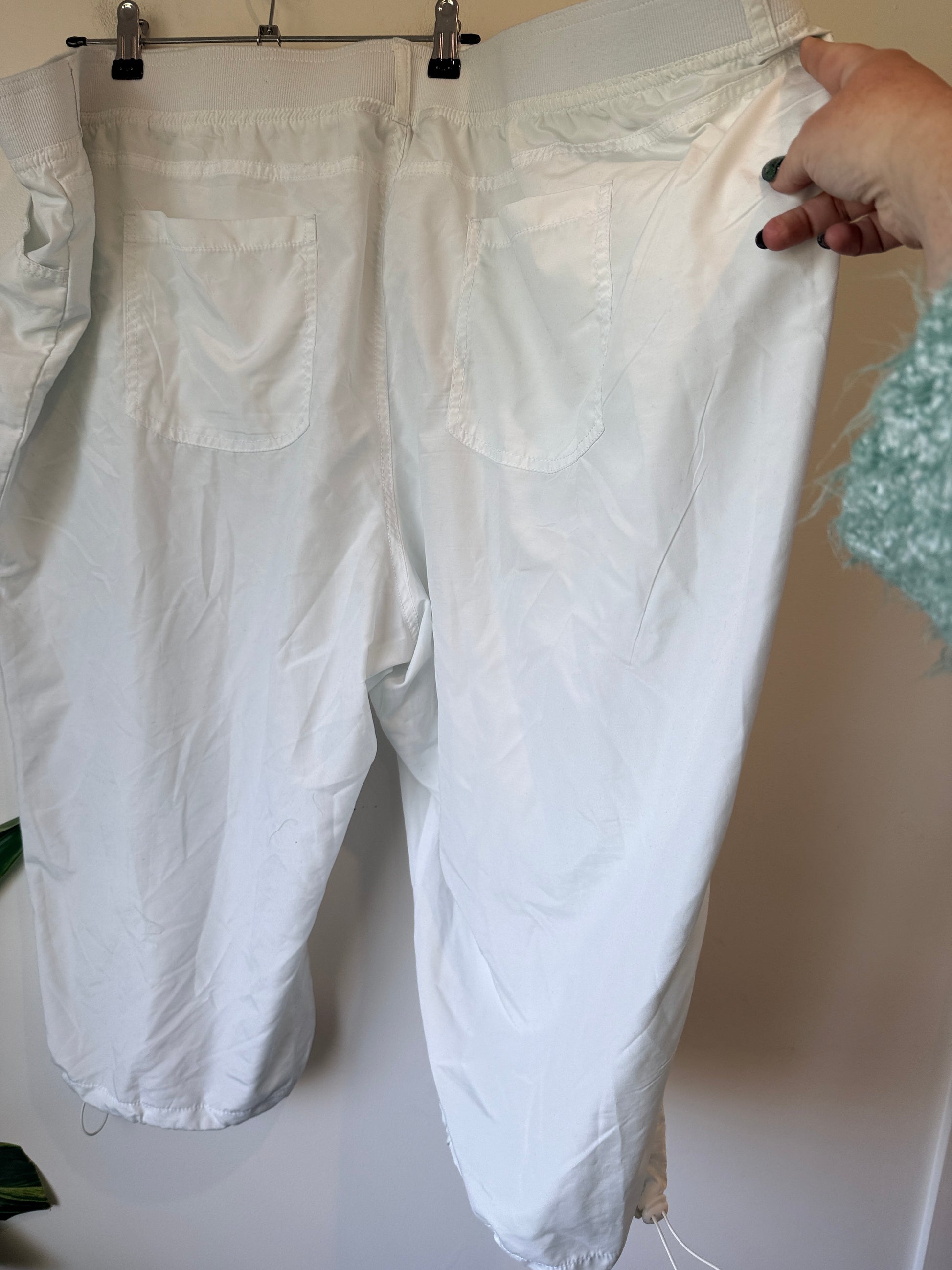 H & H Three-quarter Track Pants Size 28