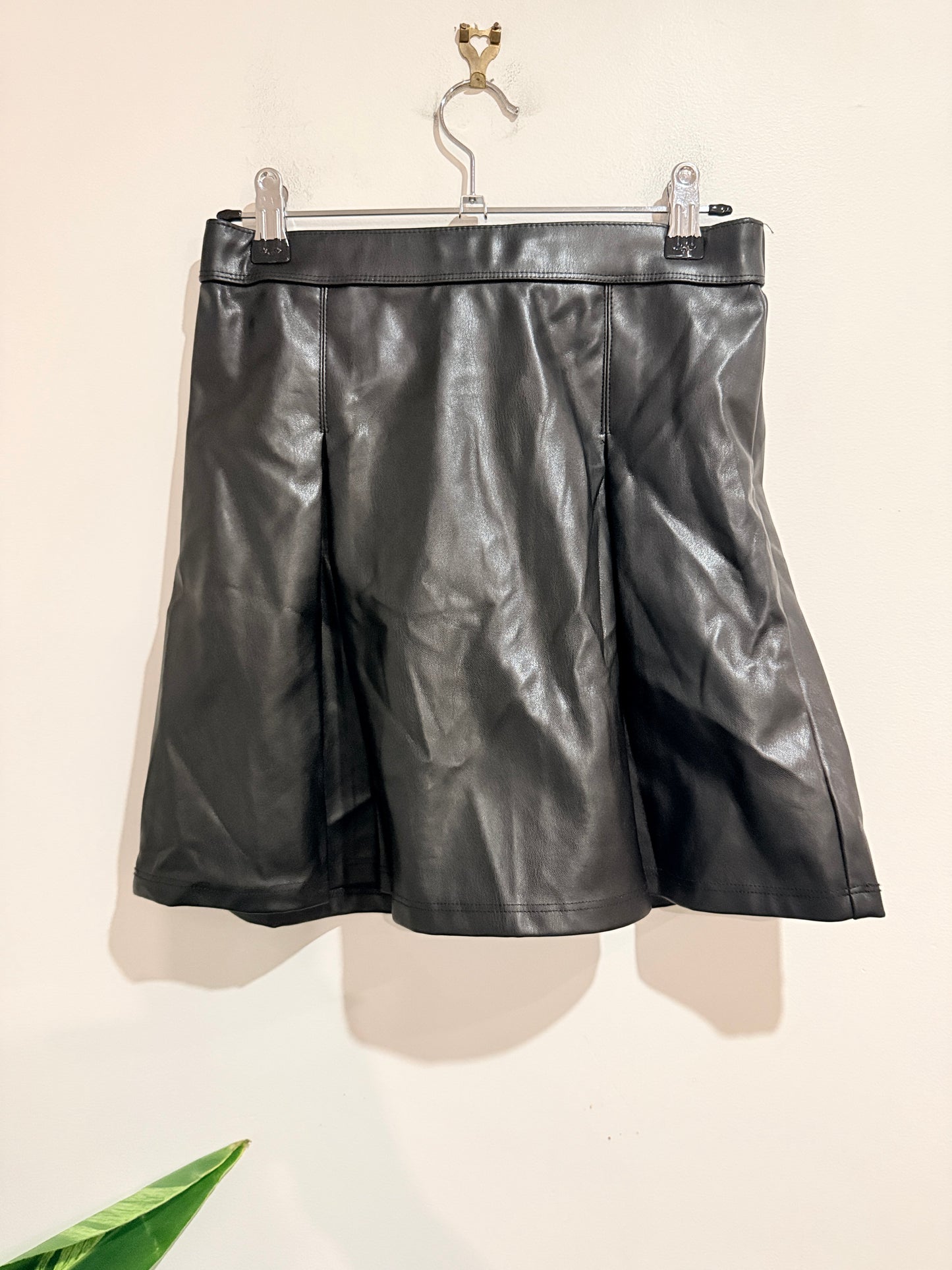 Switch Girls Faux Leather Pleated Mini Skirt Size 14