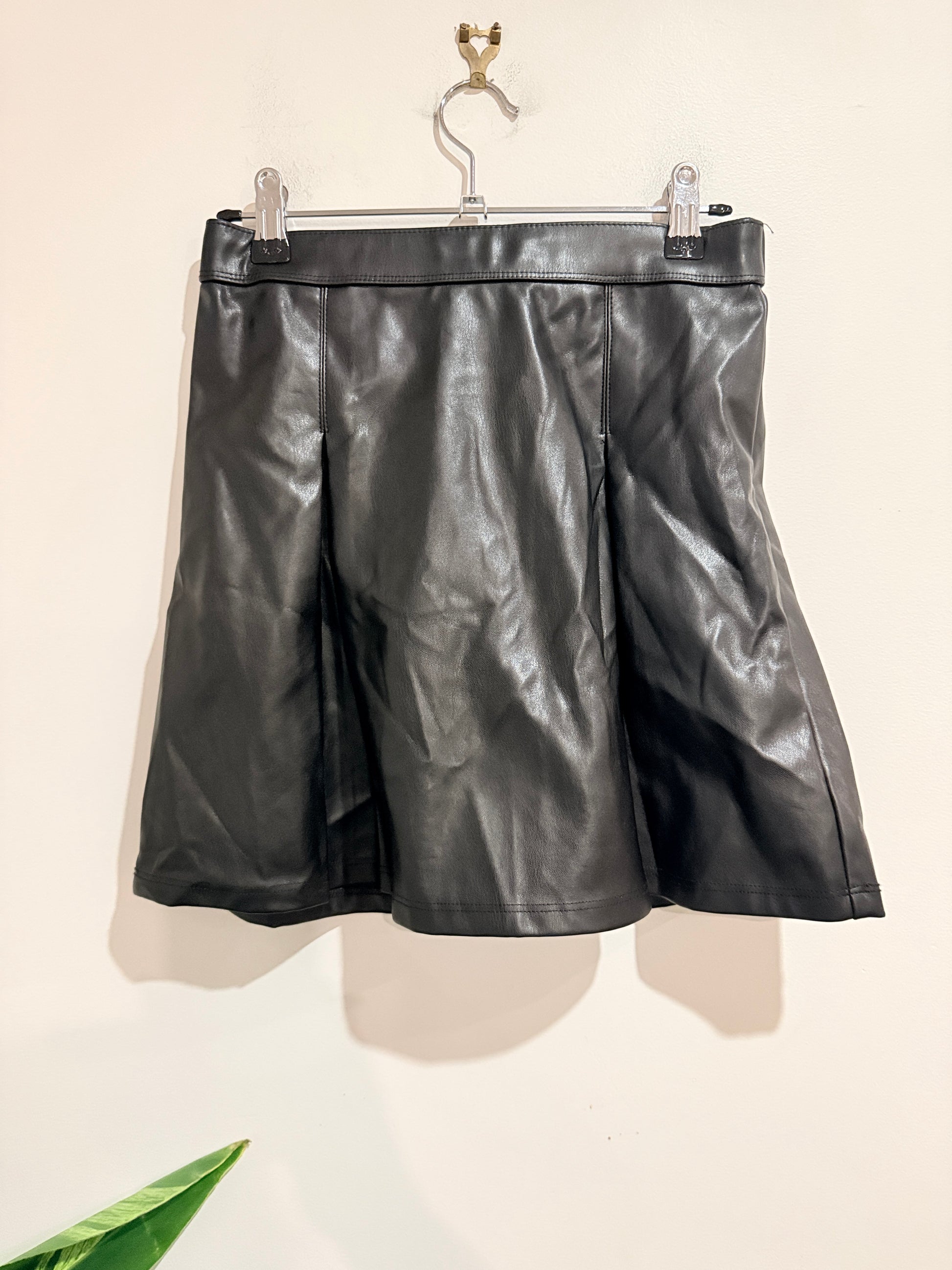 Switch Girls Faux Leather Pleated Mini Skirt Size 14