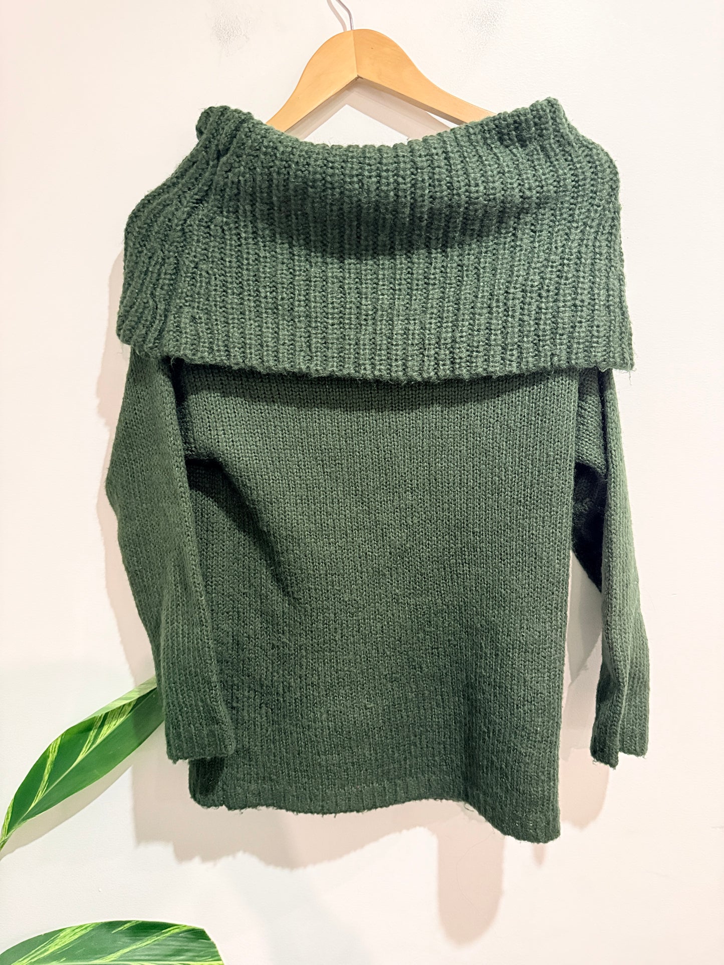 Brand Unknown Ribbed-knit Sweater Size U/Arm to U/Arm 48cm