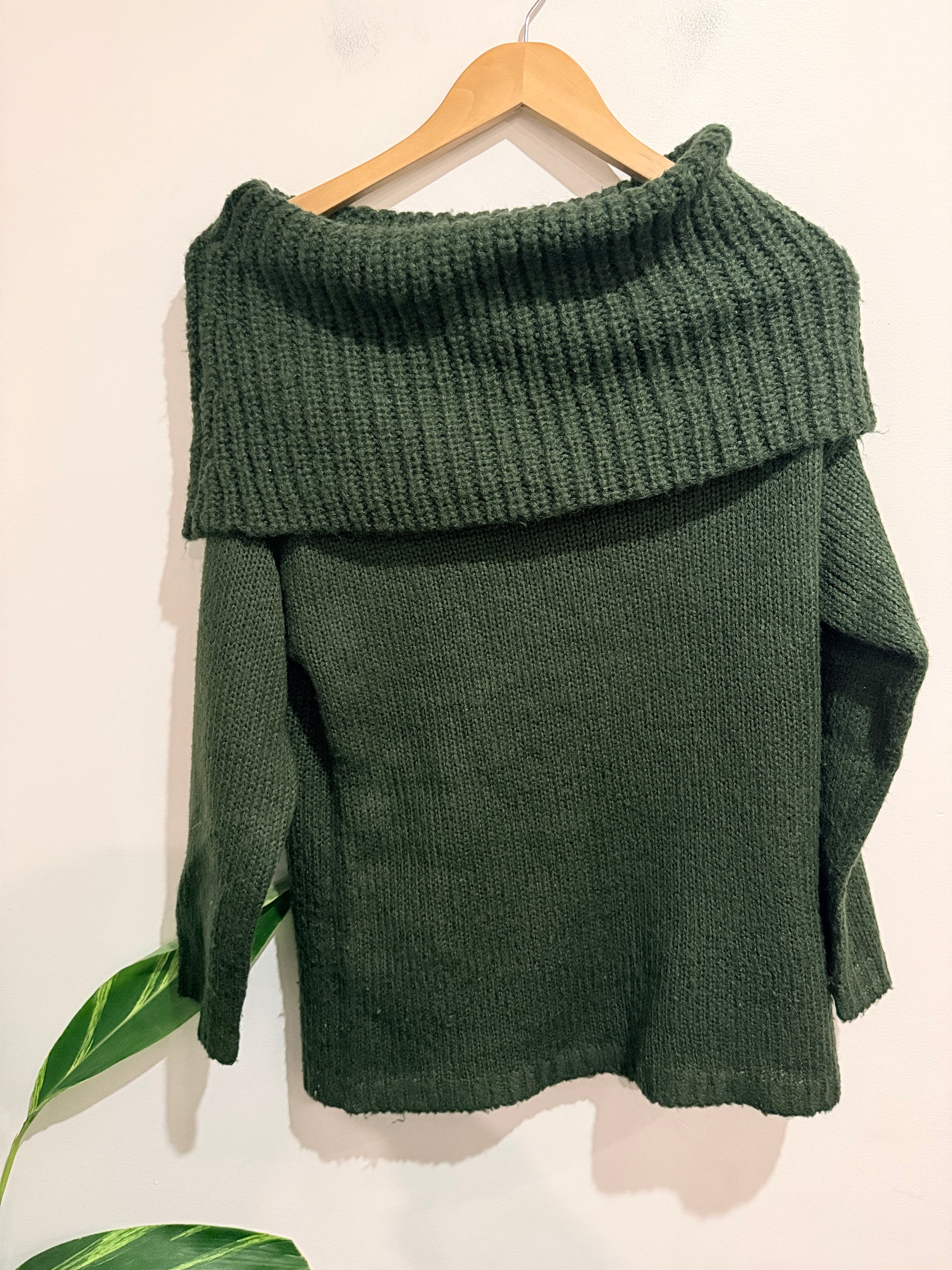Brand Unknown Ribbed-knit Sweater Size U/Arm to U/Arm 48cm