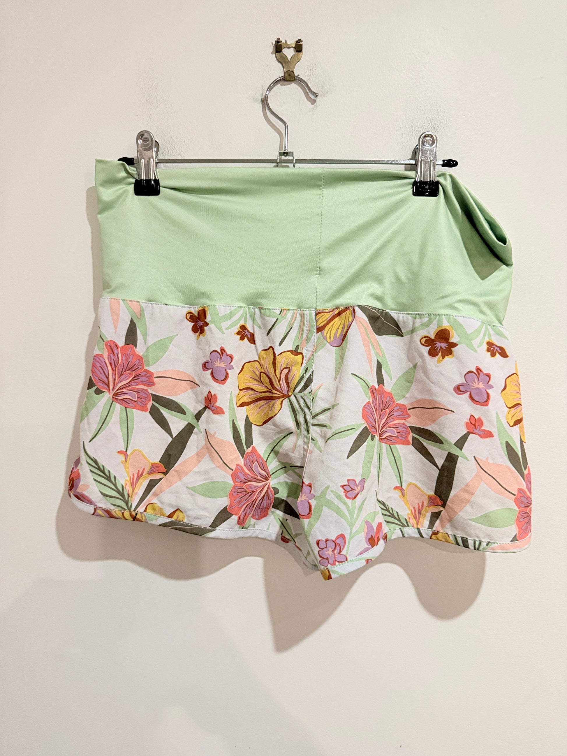 Roxy Floral Athletic Shorts Size S/P/CH