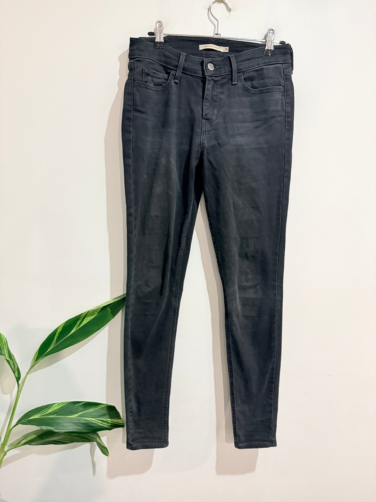 710 Super Skinny Skinny Jeans Size 28