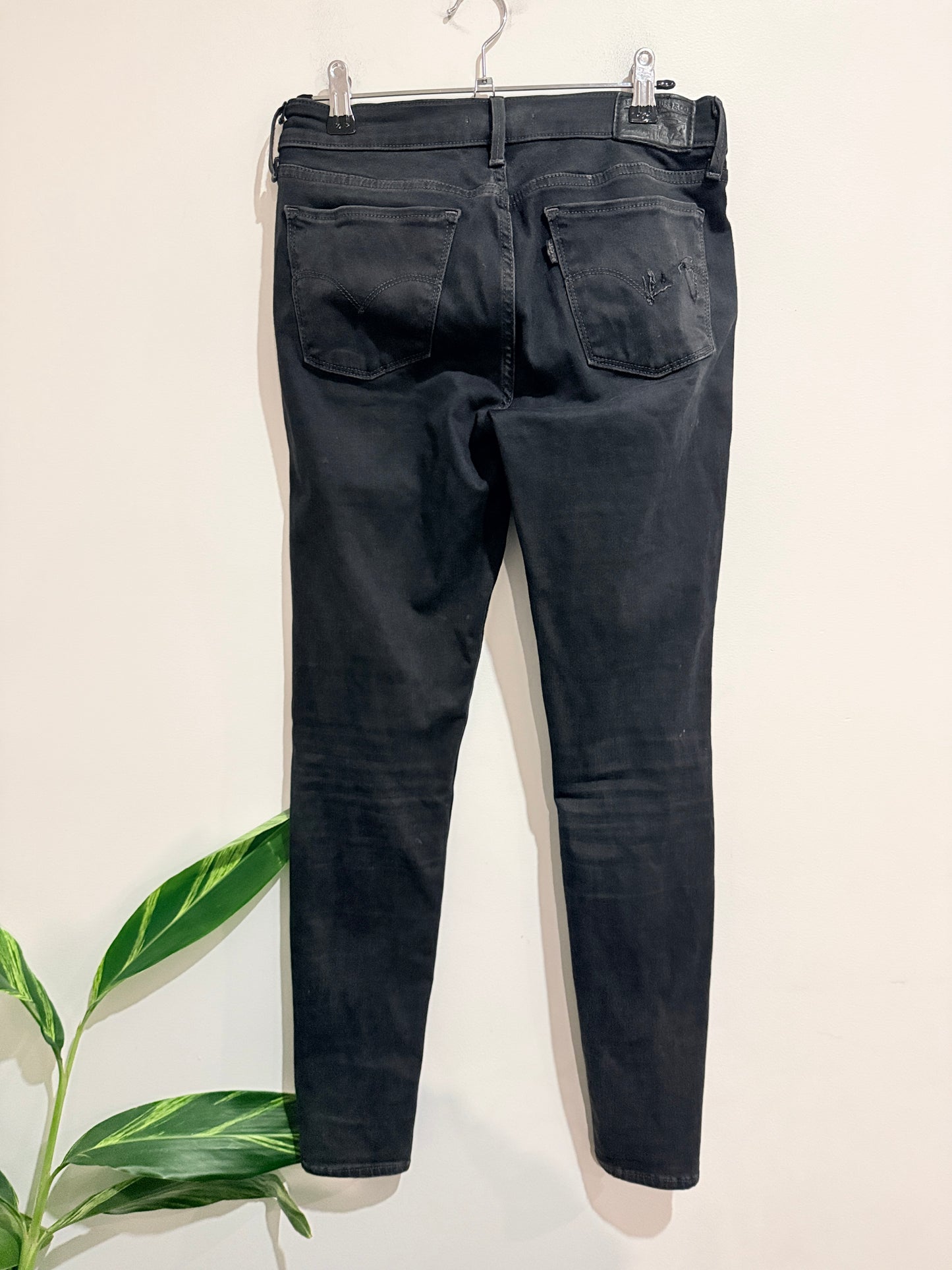 710 Super Skinny Skinny Jeans Size 28