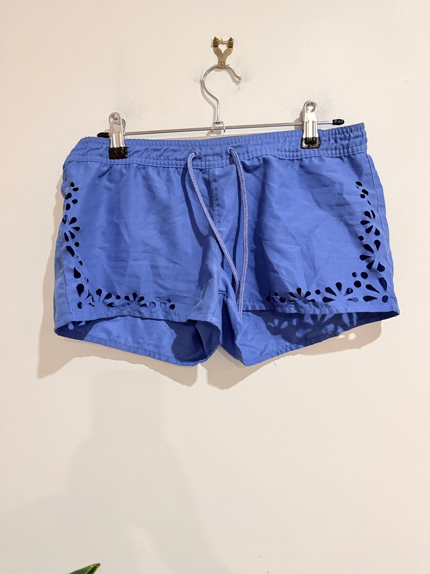 Now Embroidered Mid-rise Shorts Size 8