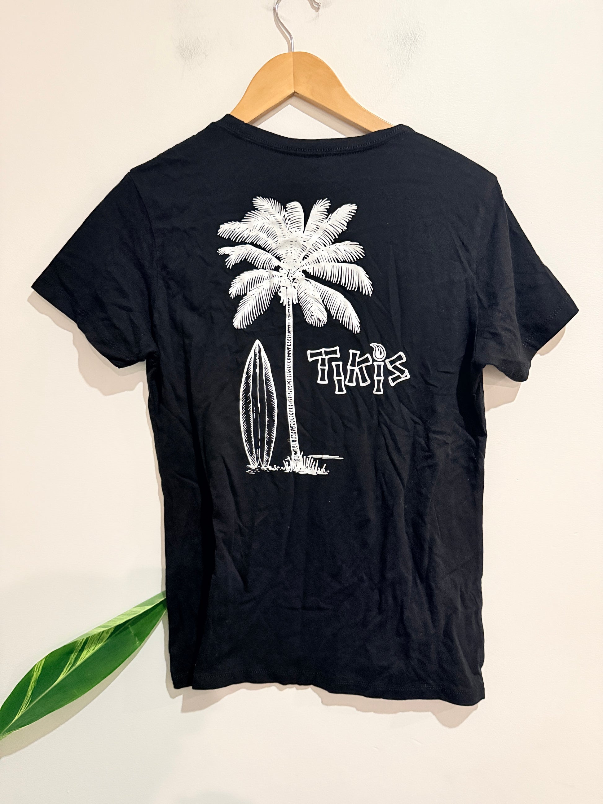 Next Level Souvenir T-shirt Size XL | U/Arm to U/Arm 47cm