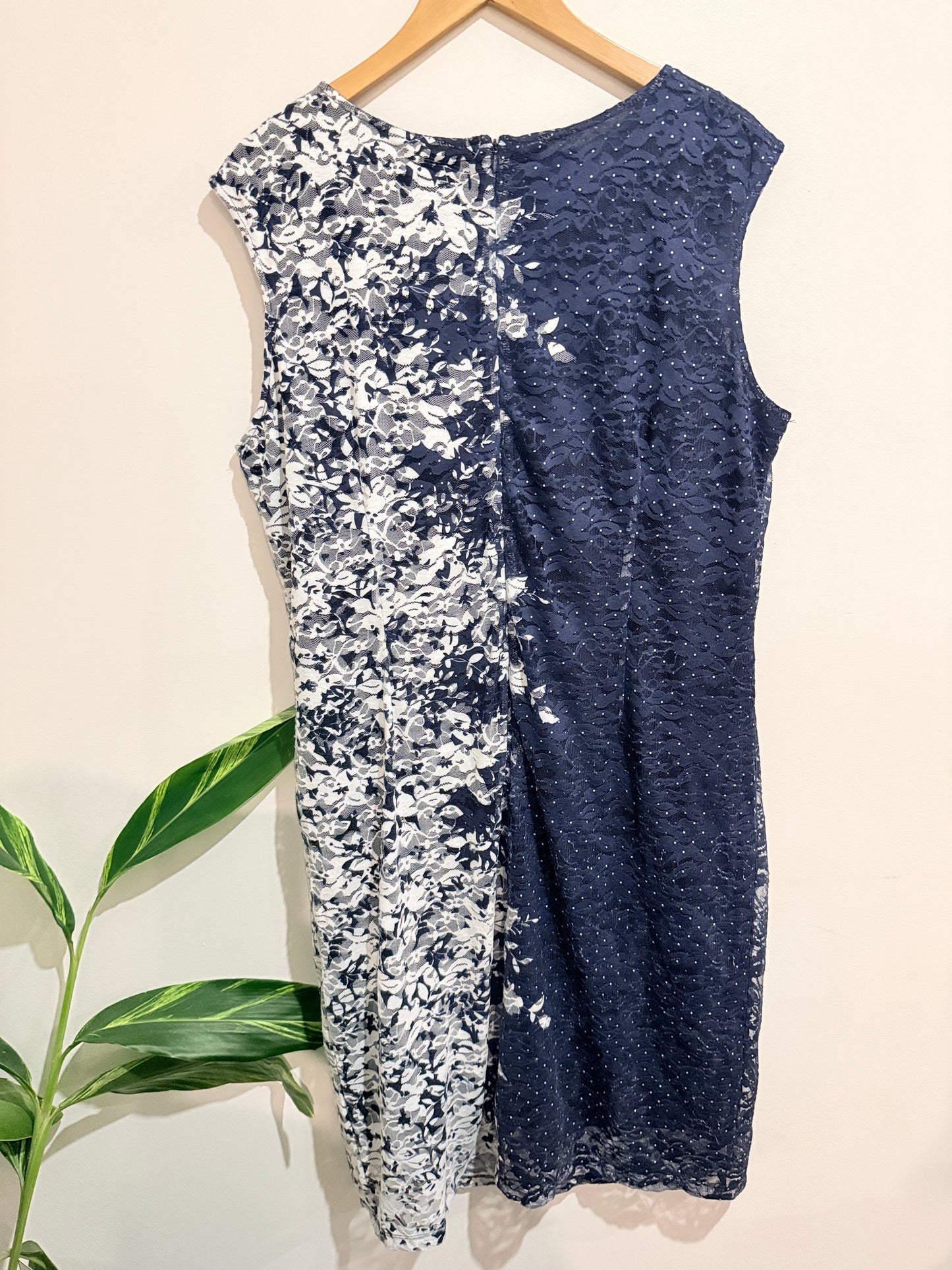 Mesmerise Floral And Spot Print Dress Size XL