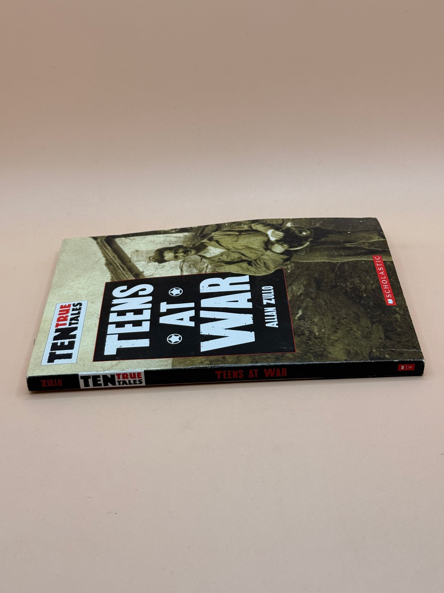 Teens at War by Allan Zullo