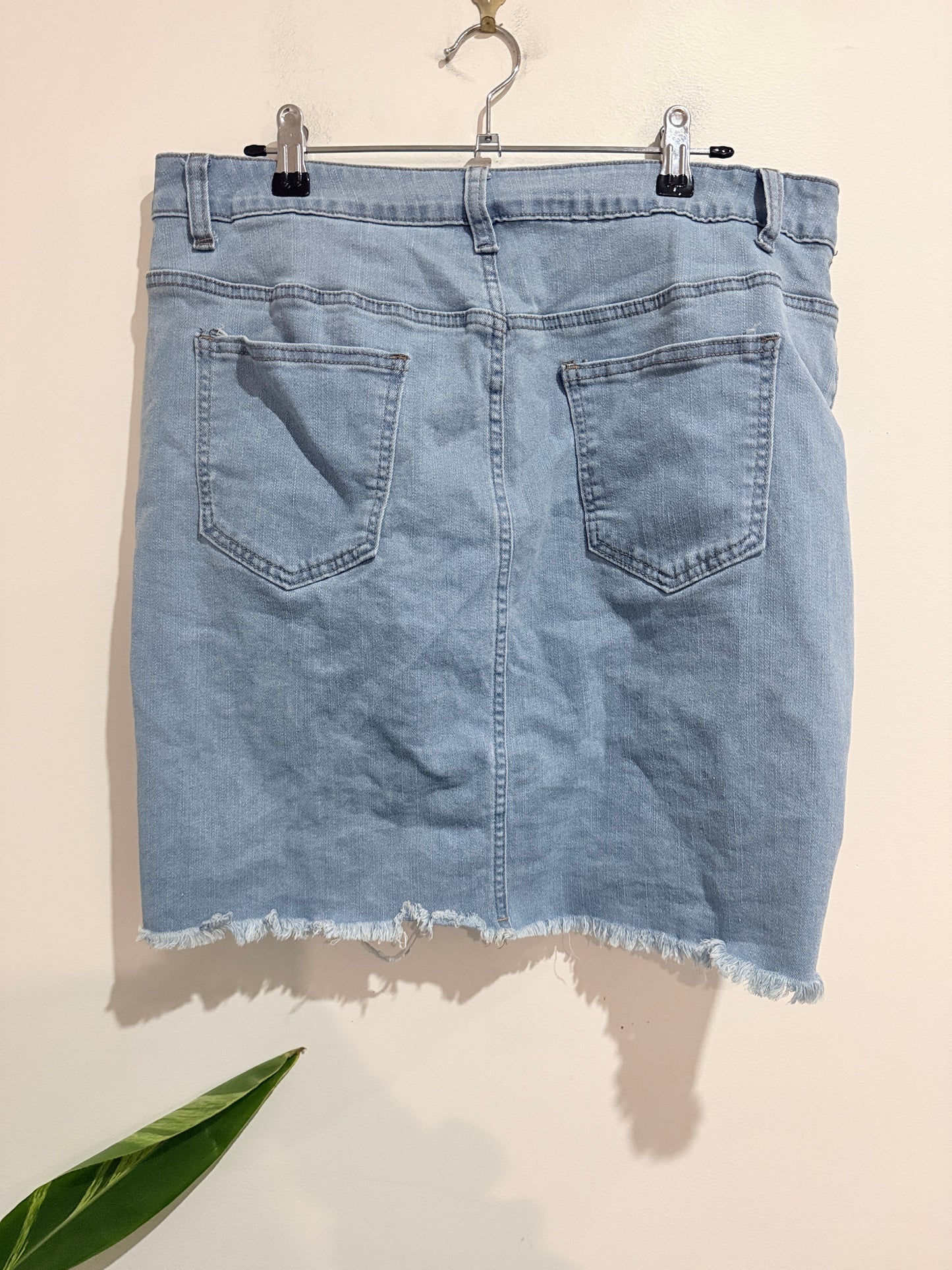 Brand Unknown High-waisted Denim Skirt Size 2XL | Waist: 88cm