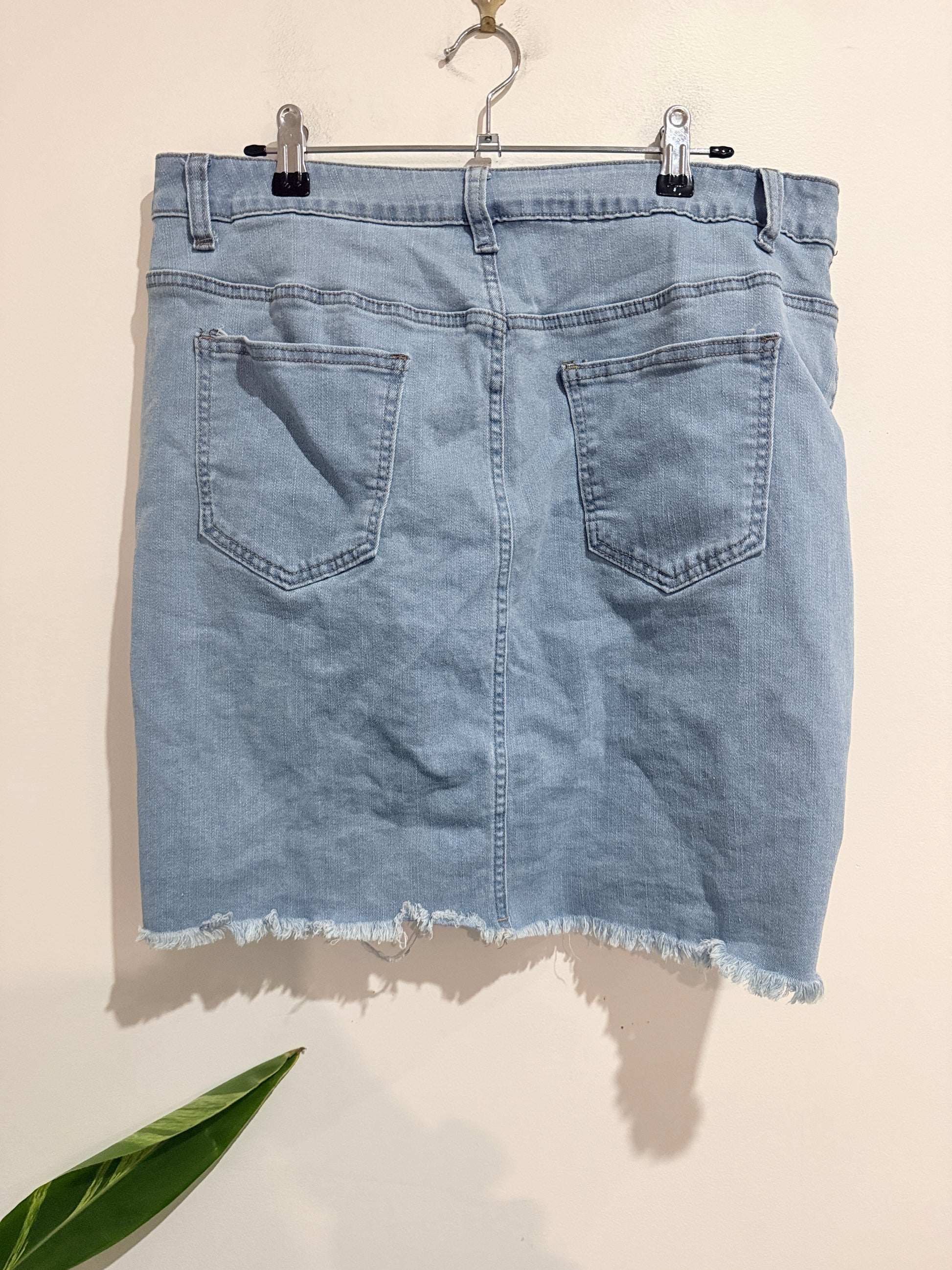Brand Unknown High-waisted Denim Skirt Size 2XL | Waist: 88cm