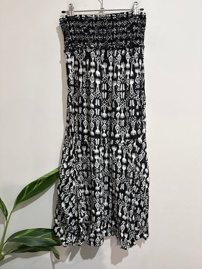 Abstract Print Maxi Dress Size U/Arm to U/Arm 32cm