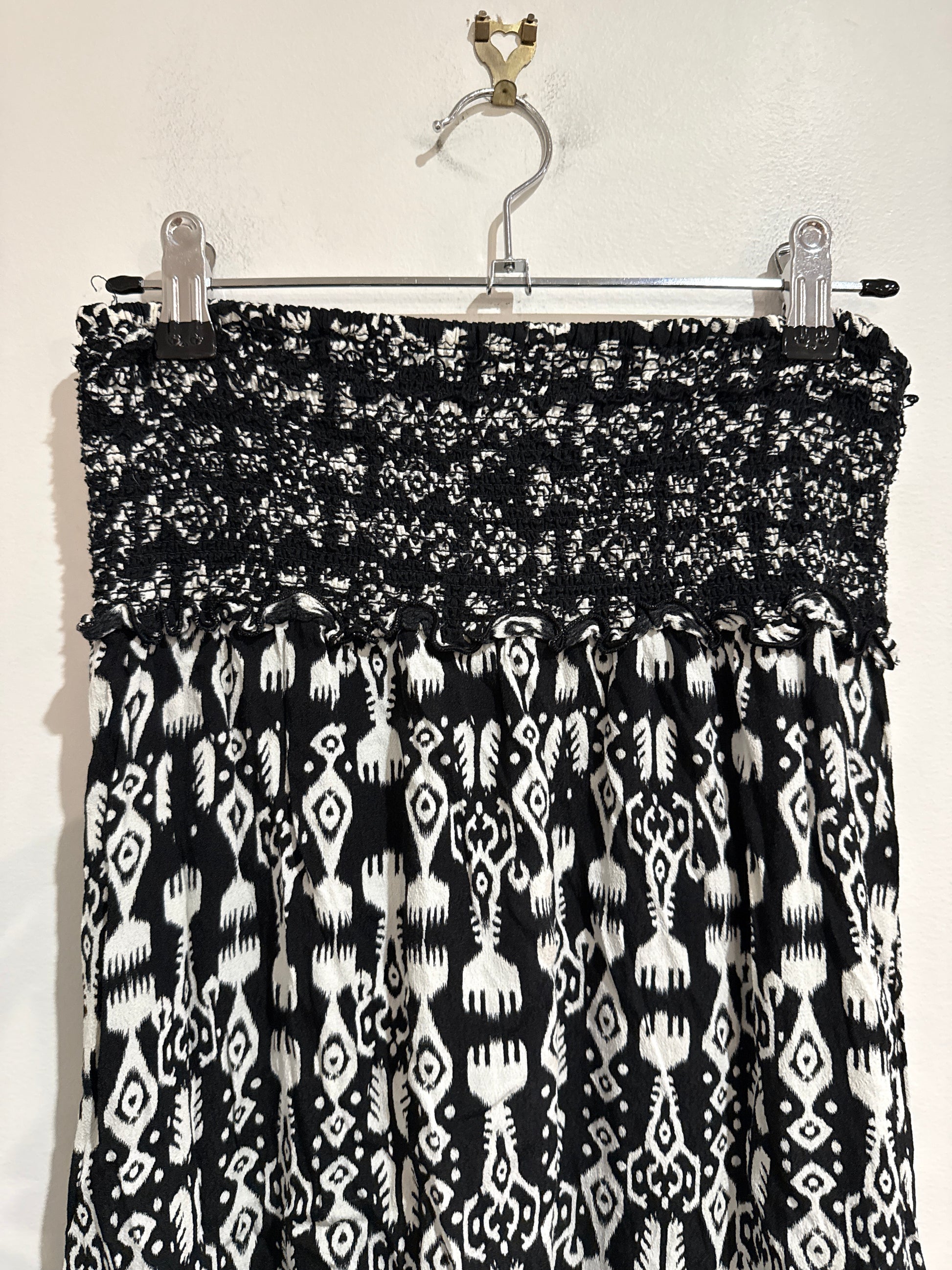 Abstract Print Maxi Dress Size U/Arm to U/Arm 32cm