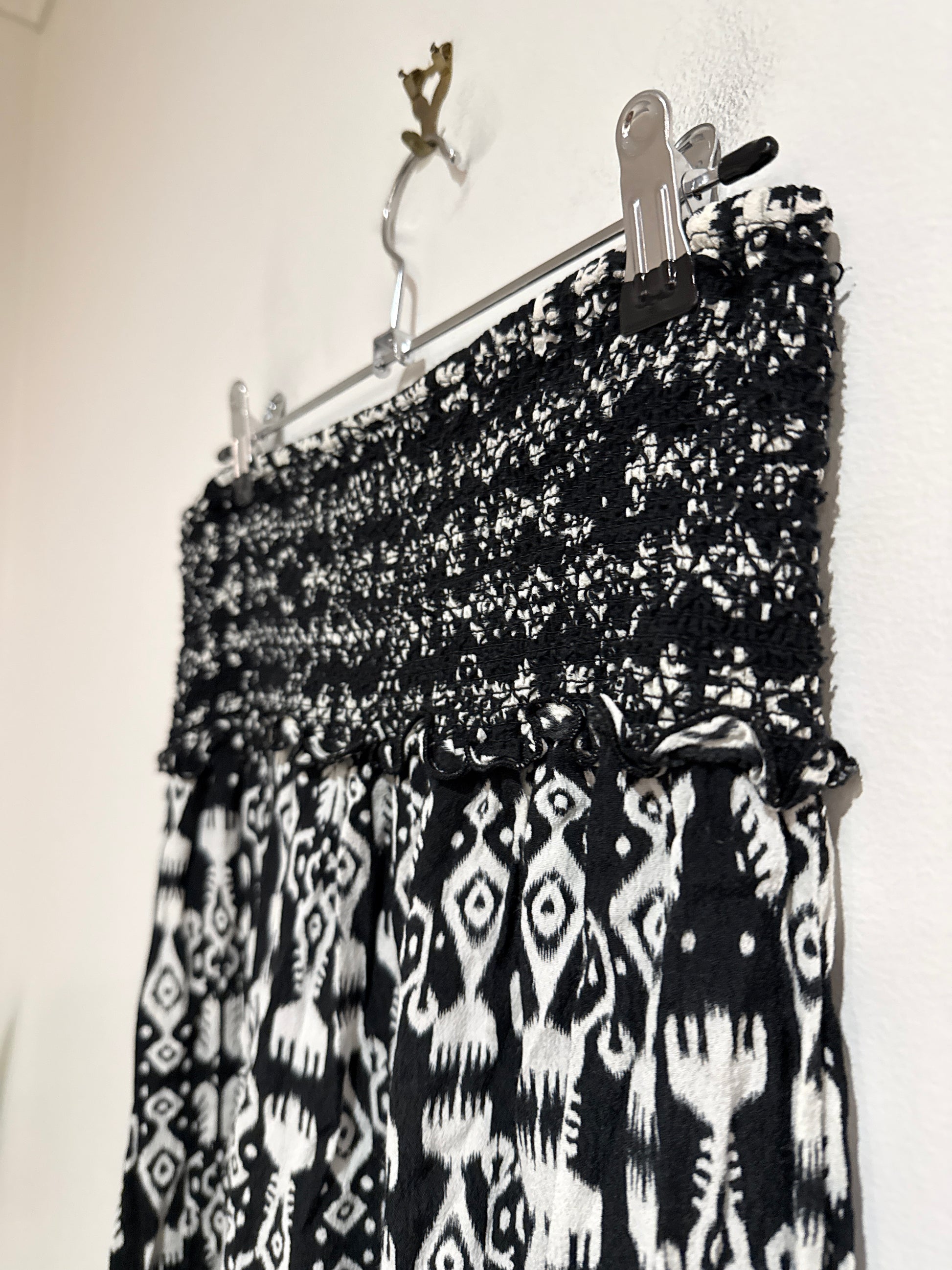 Abstract Print Maxi Dress Size U/Arm to U/Arm 32cm
