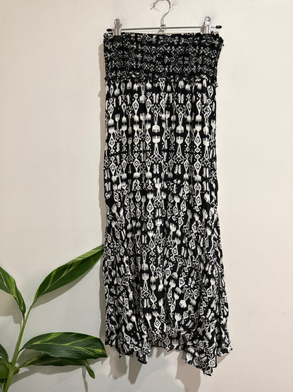 Abstract Print Maxi Dress Size U/Arm to U/Arm 32cm