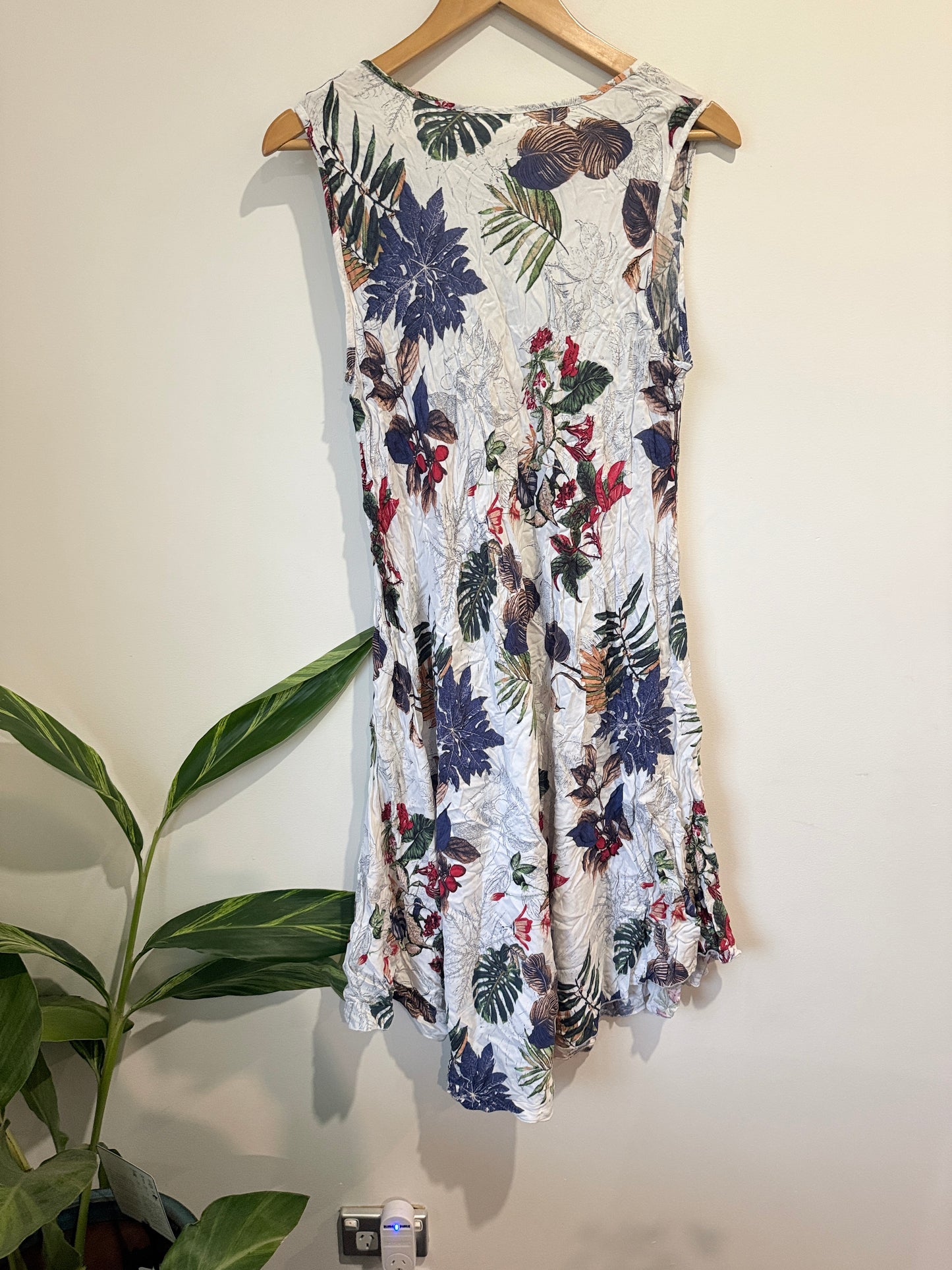 Floral Print Dress Size U/Arm to U/Arm 49cm