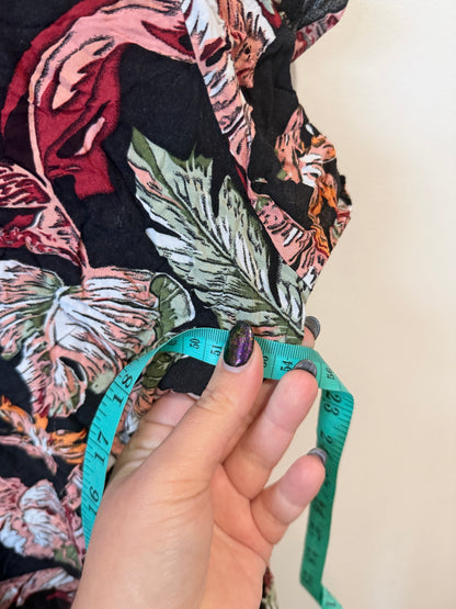 Missy D Short-sleeve Tropical Top Size 18 | U/Arm to U/Arm 54cm