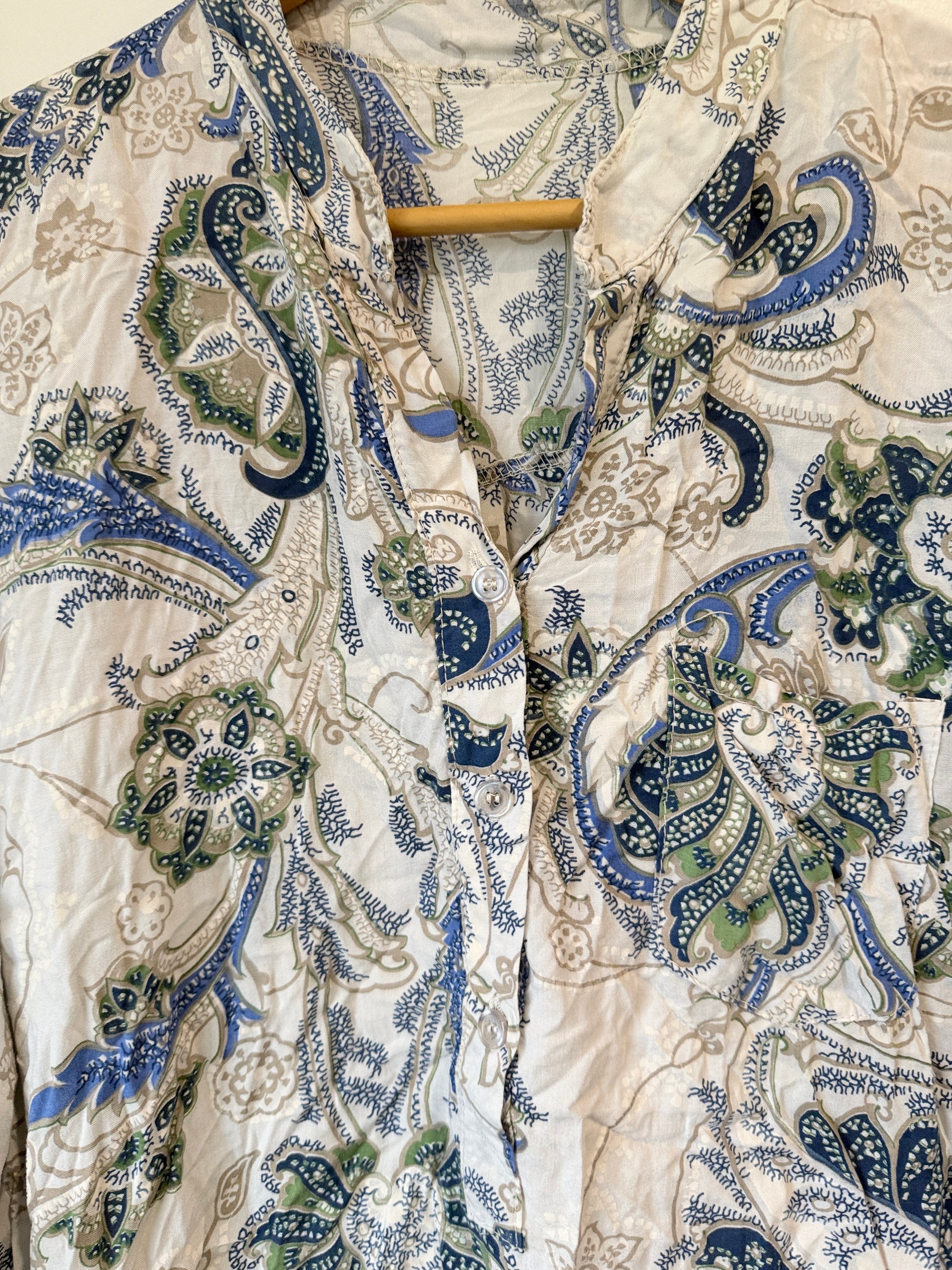 Brand Unknown Paisley Print Tunic-style Blouse Size U/arm to U/Arm 63cm