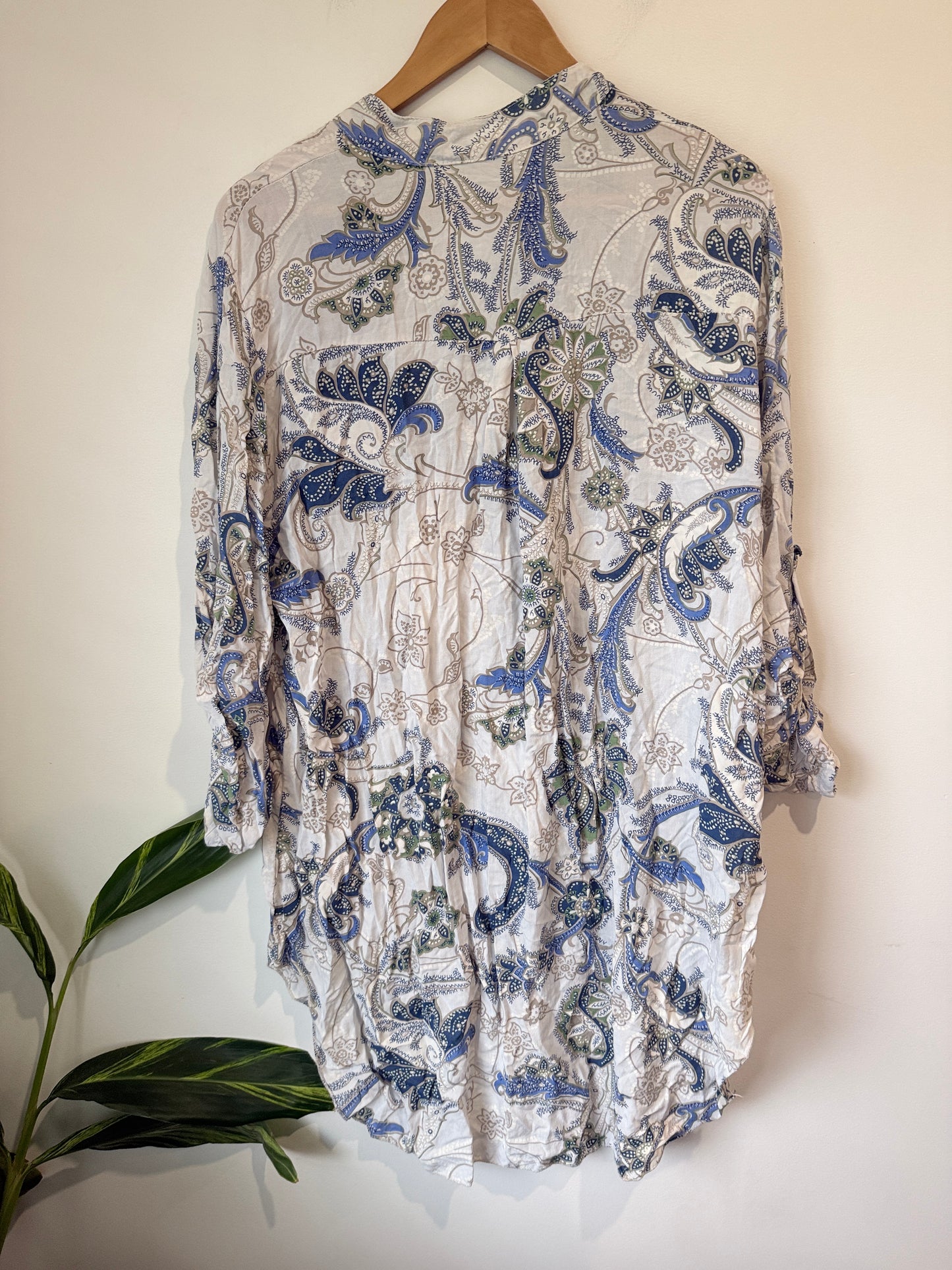Brand Unknown Paisley Print Tunic-style Blouse Size U/arm to U/Arm 63cm