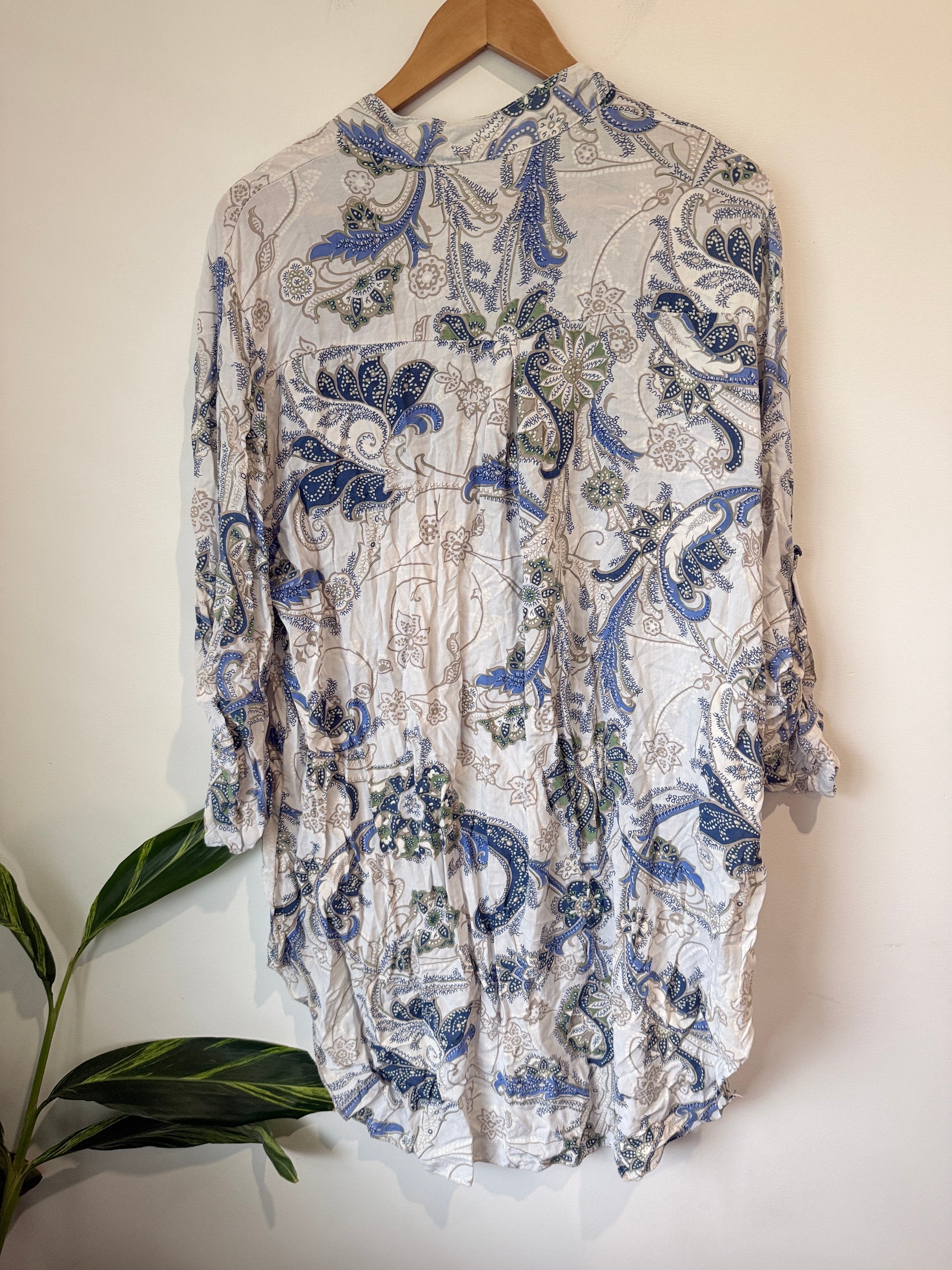 Brand Unknown Paisley Print Tunic-style Blouse Size U/arm to U/Arm 63cm