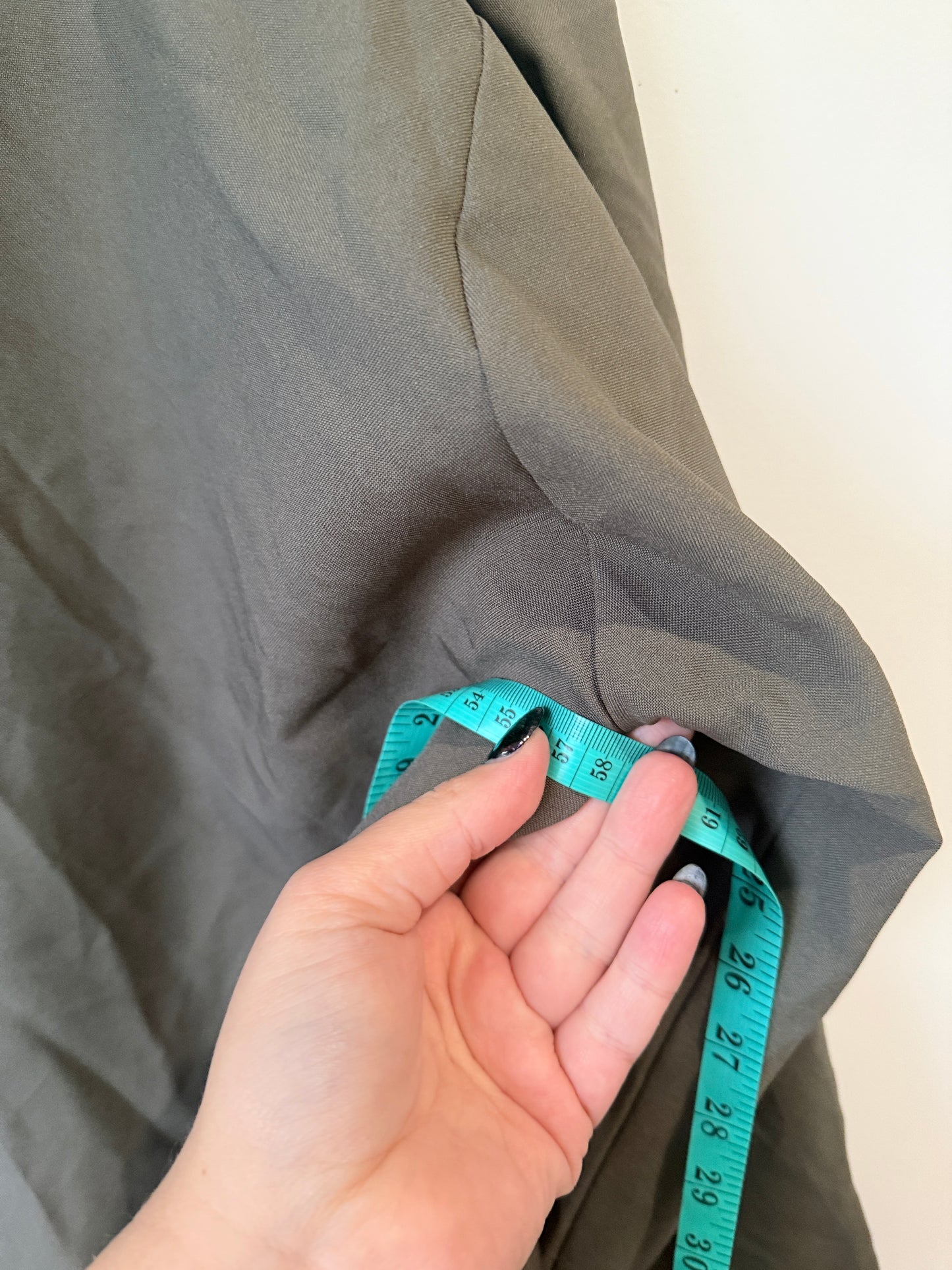 Brand Unknown Blazer-style Abaya Size U/Arm to U/Arm 58cm