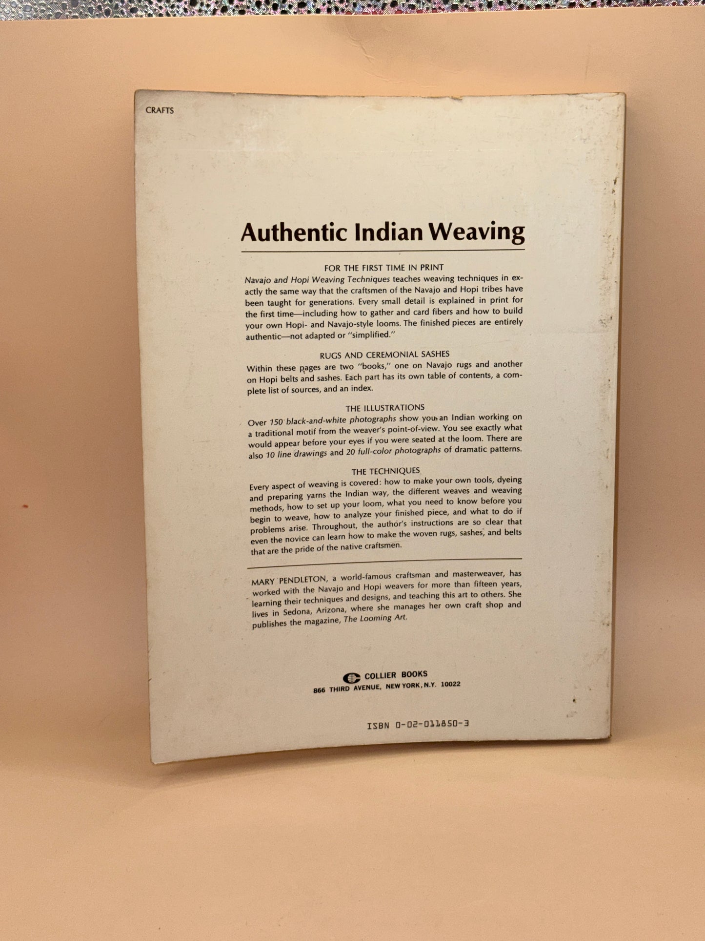 Navajo and Hopi Weaving Techniques by Mary Pendleton
