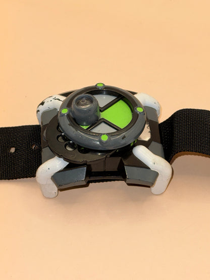 Bandai 2006 Ben 10 Omnitrix Wrist Toy Watch by Bandai (2006)