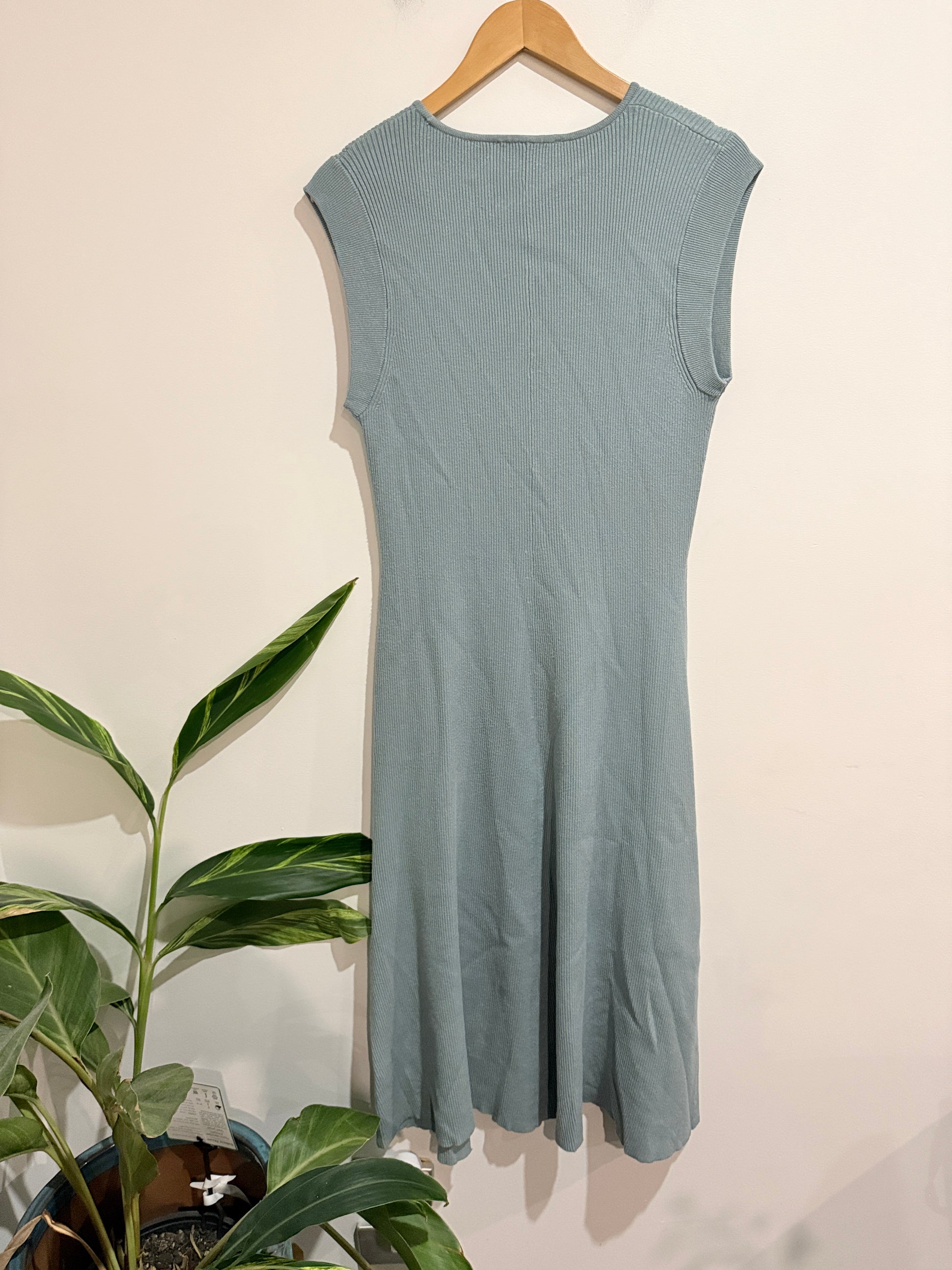 Forever New Sleeveless Ribbed Knit Maxi Dress Size 16