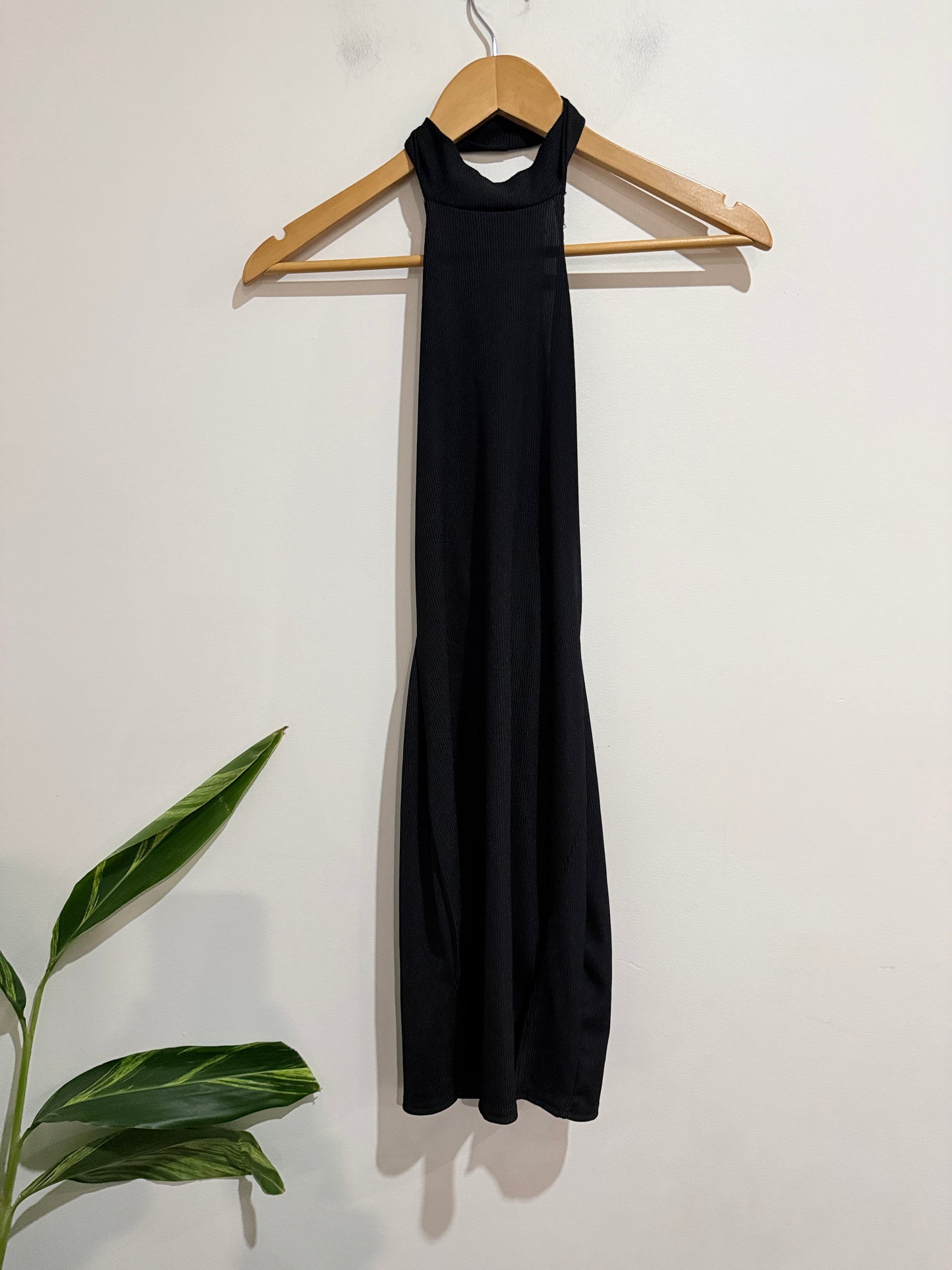 Pretty Little Thing Rib-knit Halterneck Dress Size 10