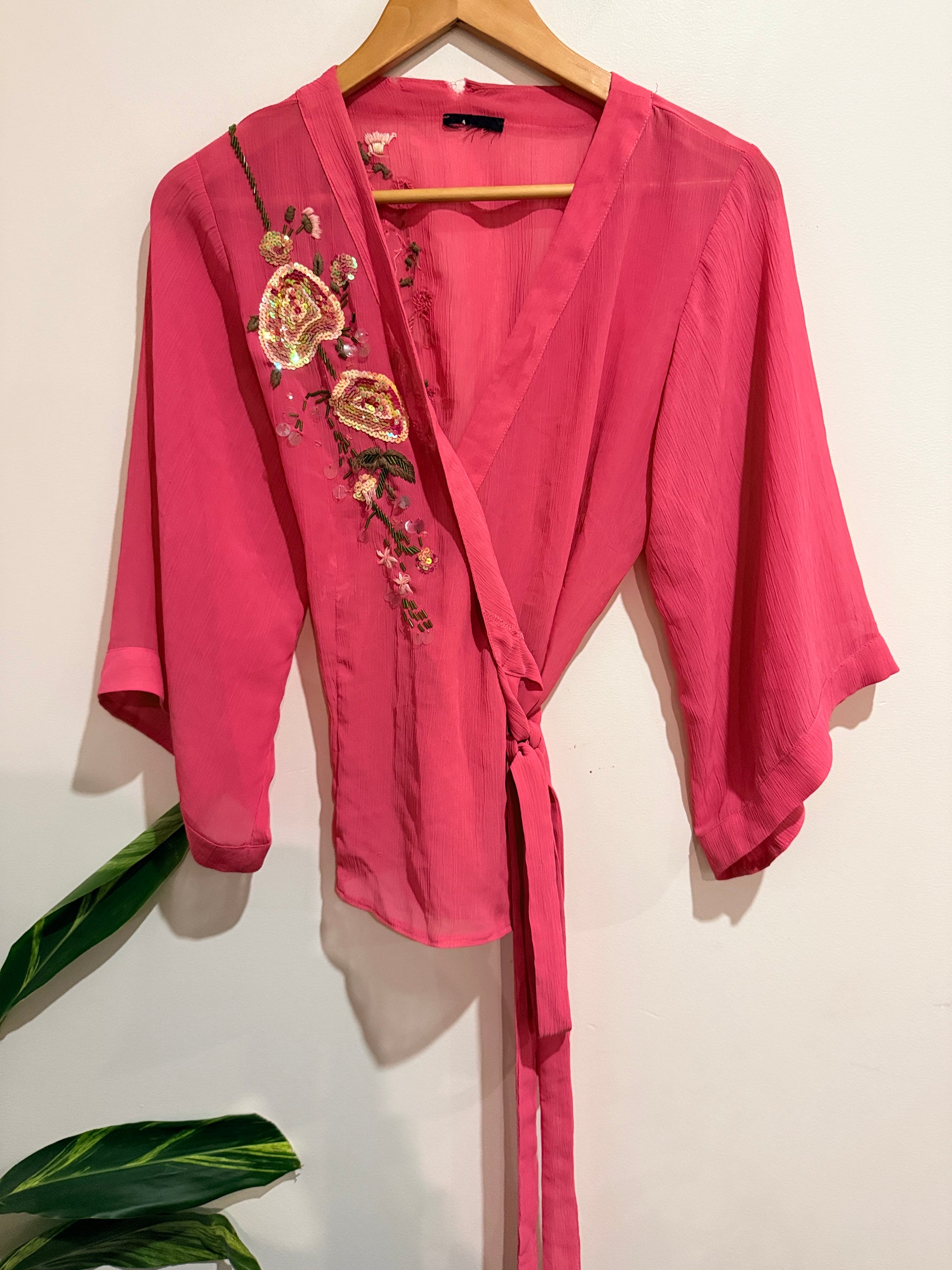Brand Unknown Embroidered Wrap Kimono Top Size U/Arm to U/Arm 49cm