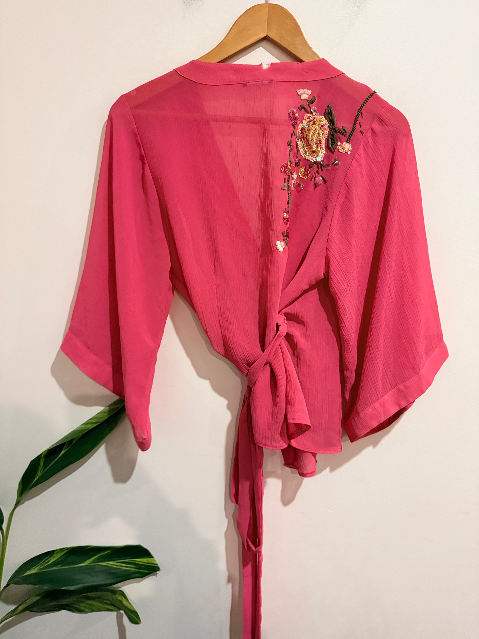 Brand Unknown Embroidered Wrap Kimono Top Size U/Arm to U/Arm 49cm
