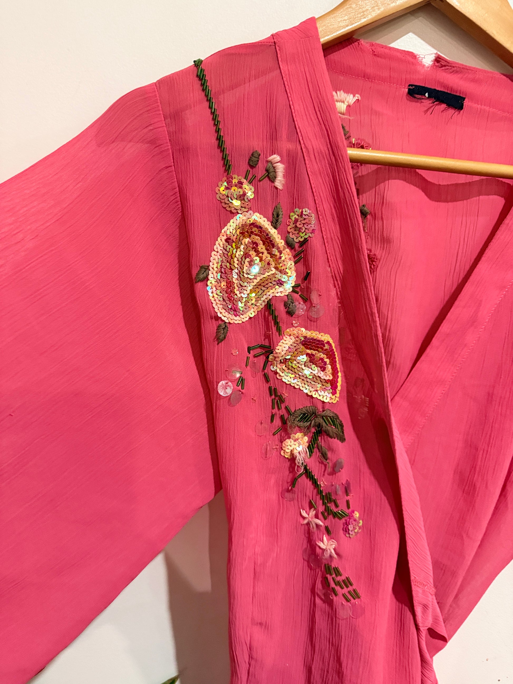 Brand Unknown Embroidered Wrap Kimono Top Size U/Arm to U/Arm 49cm