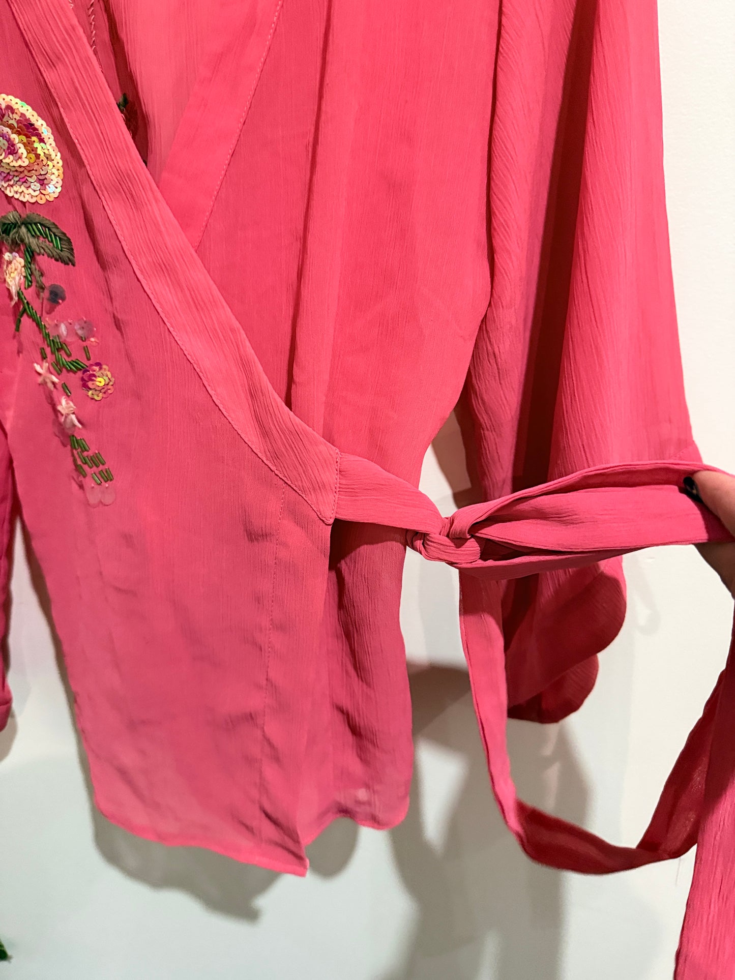 Brand Unknown Embroidered Wrap Kimono Top Size U/Arm to U/Arm 49cm