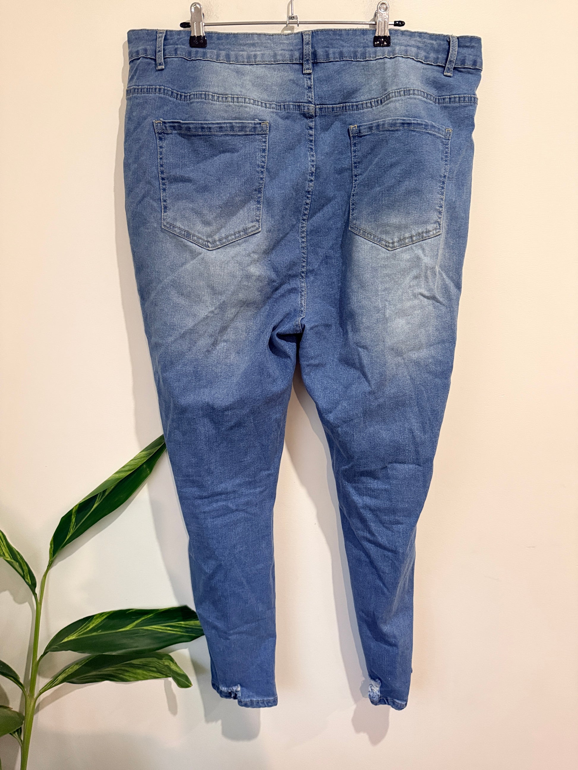 Shein High-waisted, Distressed Skinny Jeans Size 4XL | Waist: 102cm