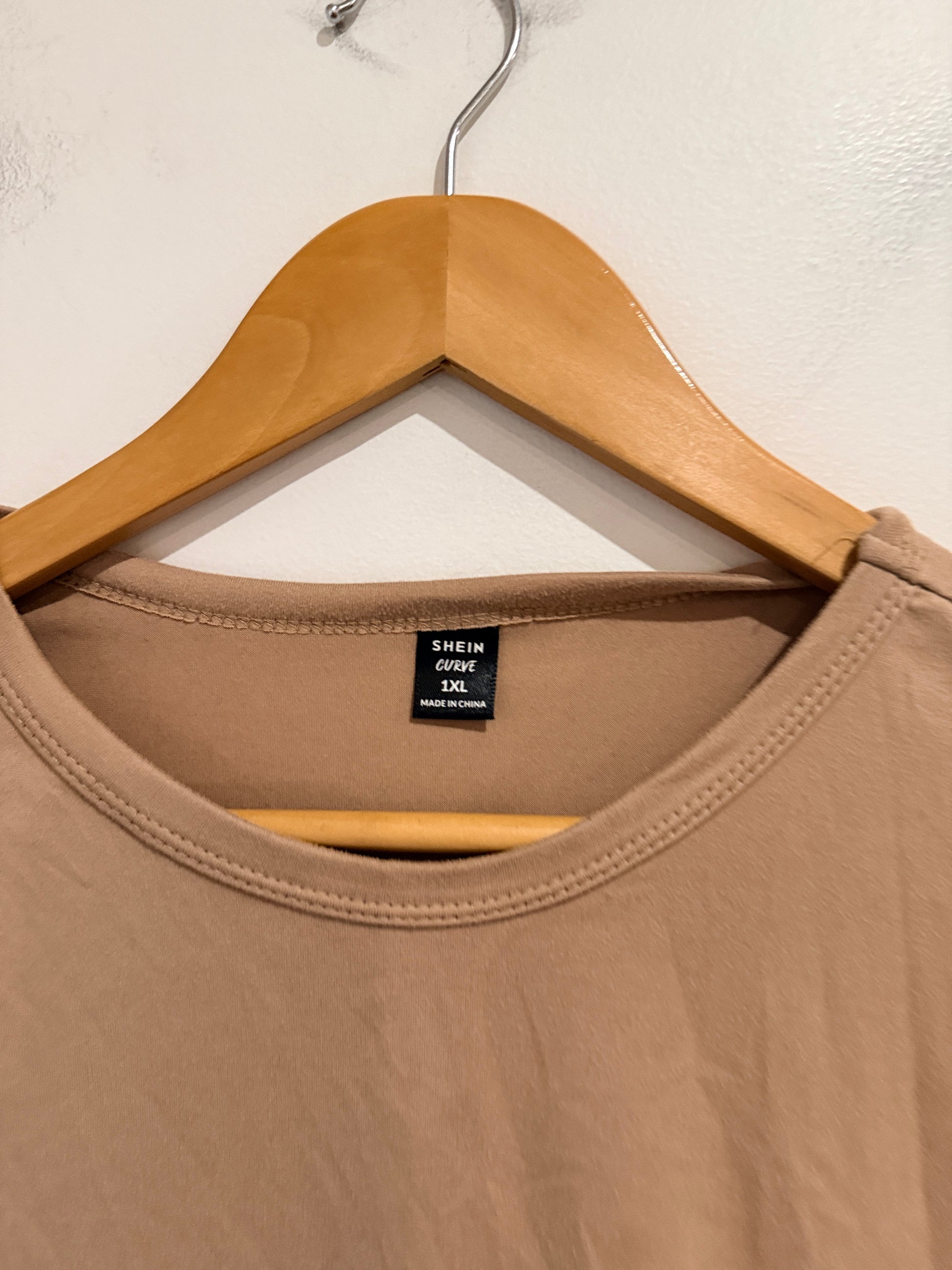 Shein Short Sleeve Cropped T-shirt Size 1XL