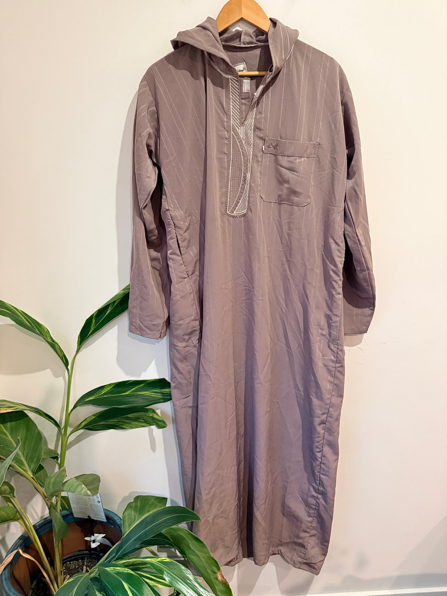Al Madani Djellaba Or Jalabiya Size U/Arm to U/Arm 59cm