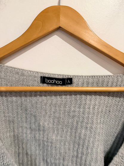 Boohoo V-neck Sweater Size L