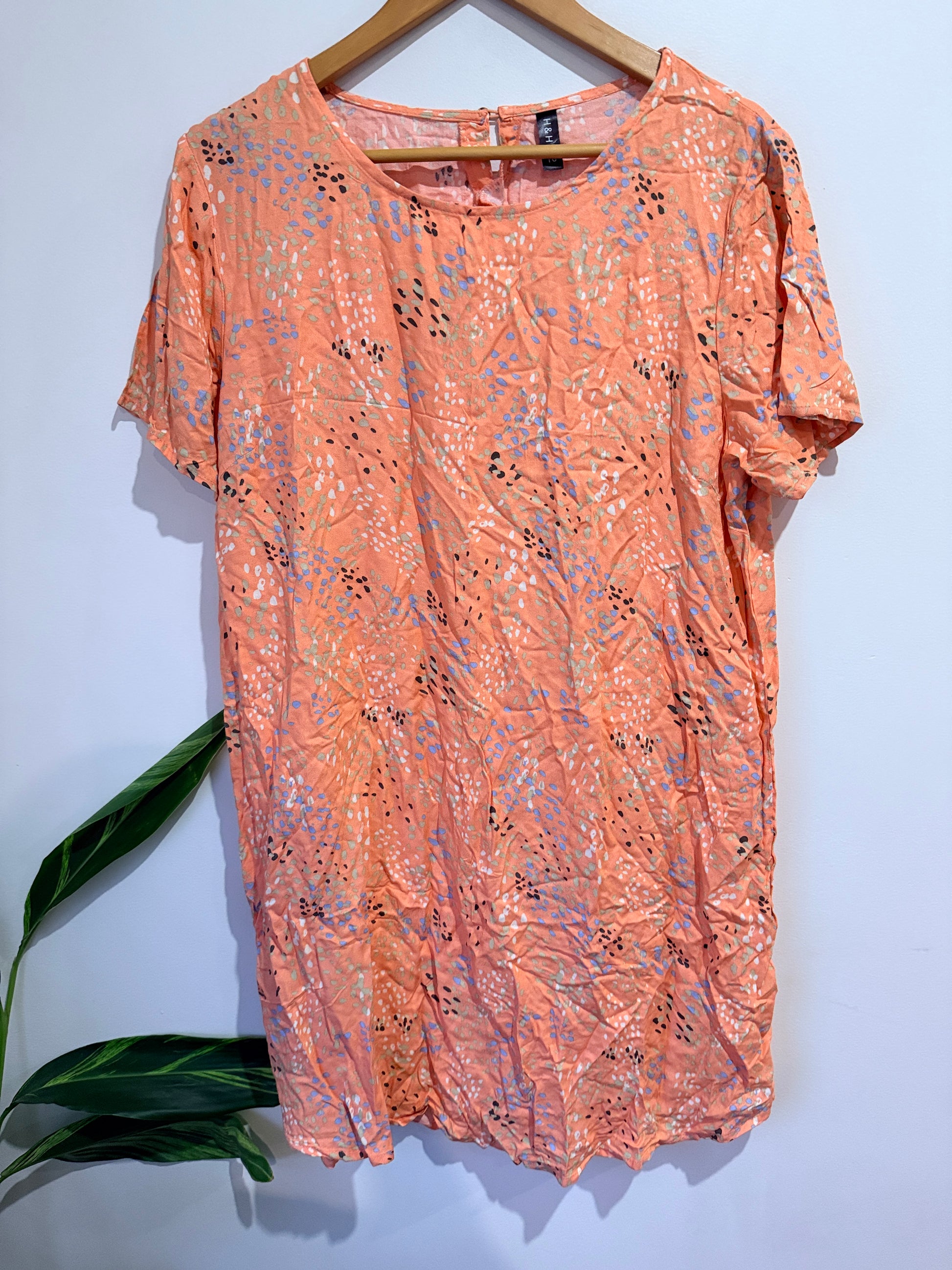 H & H Casual Crewneck Dress Size 16