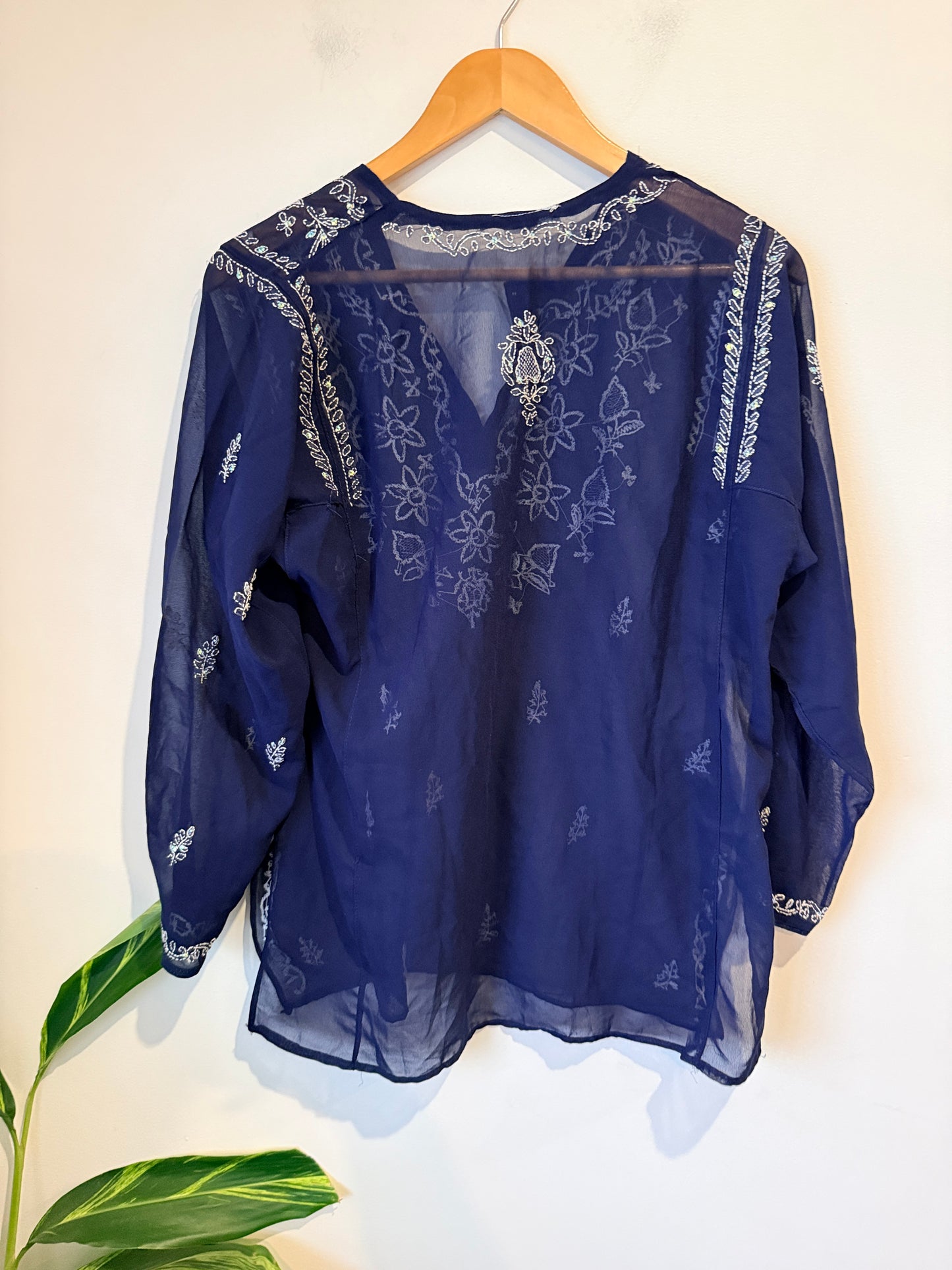 Brand Unknown Embroidered Silk Tunic Top Size U/Arm to U/Arm 52cm