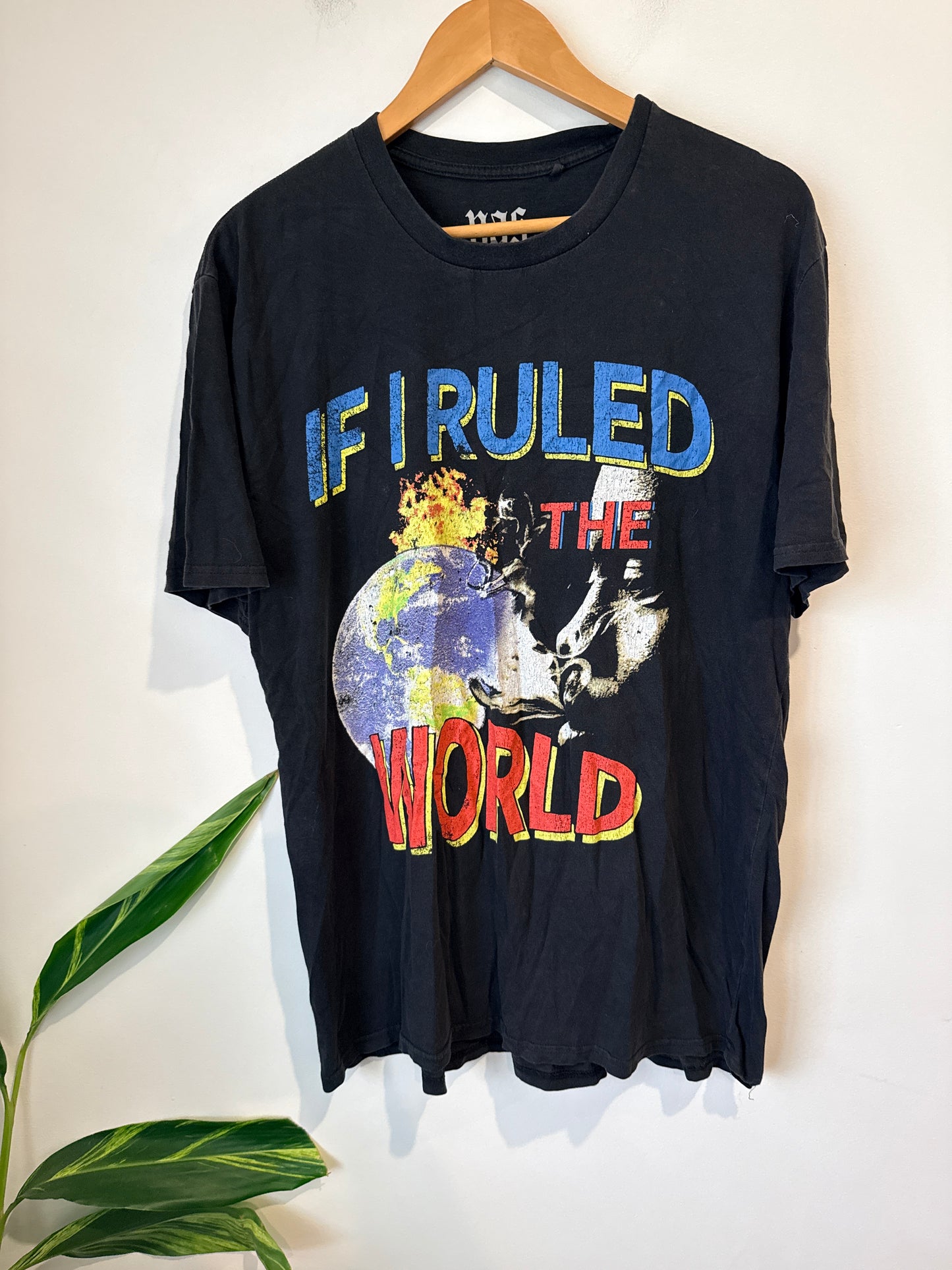 NAS Graphic T-shirt Size L