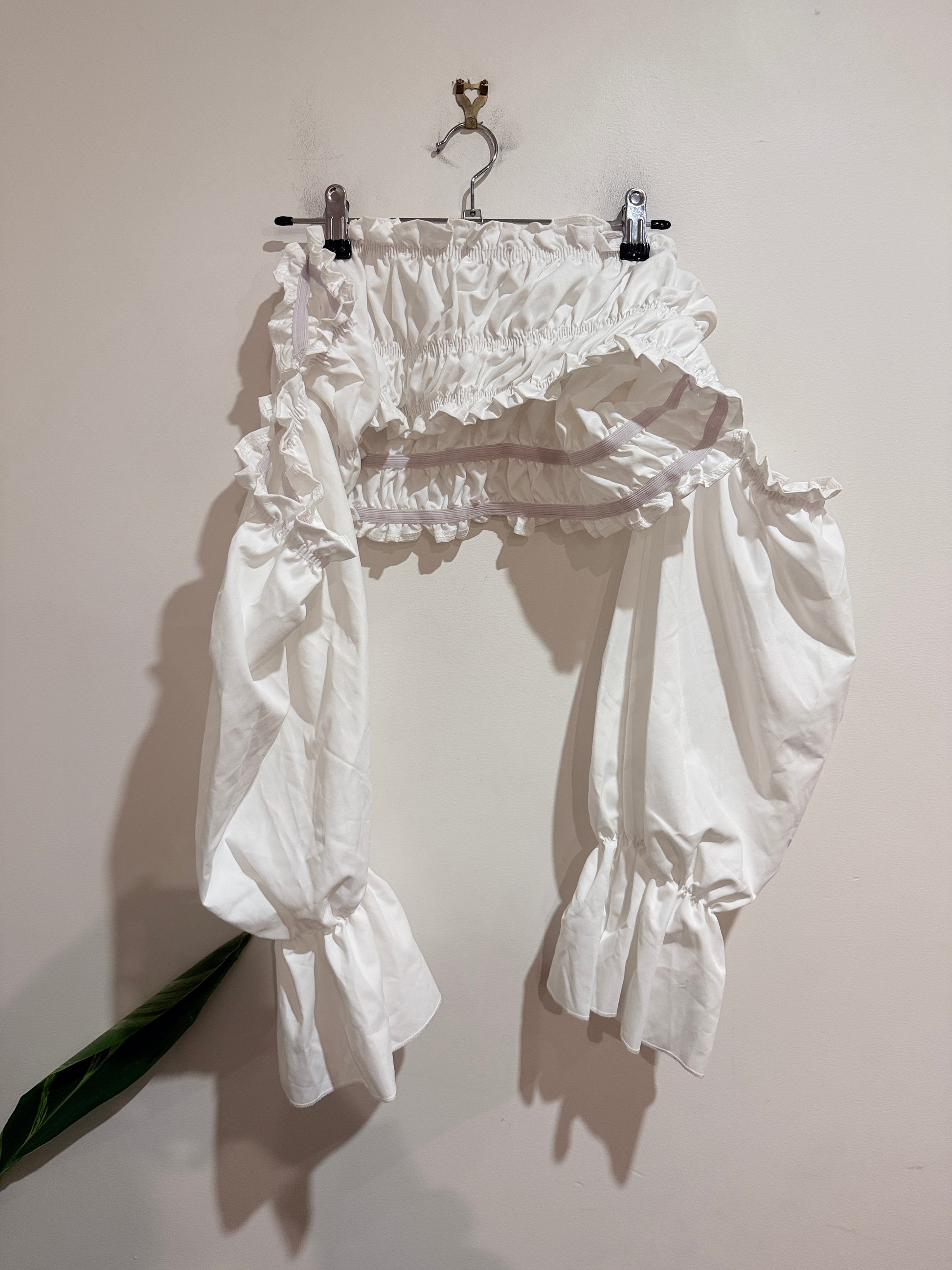 Brand Unknown Ruched Off-shoulder Top Size U/arm to U/Arm 55cm