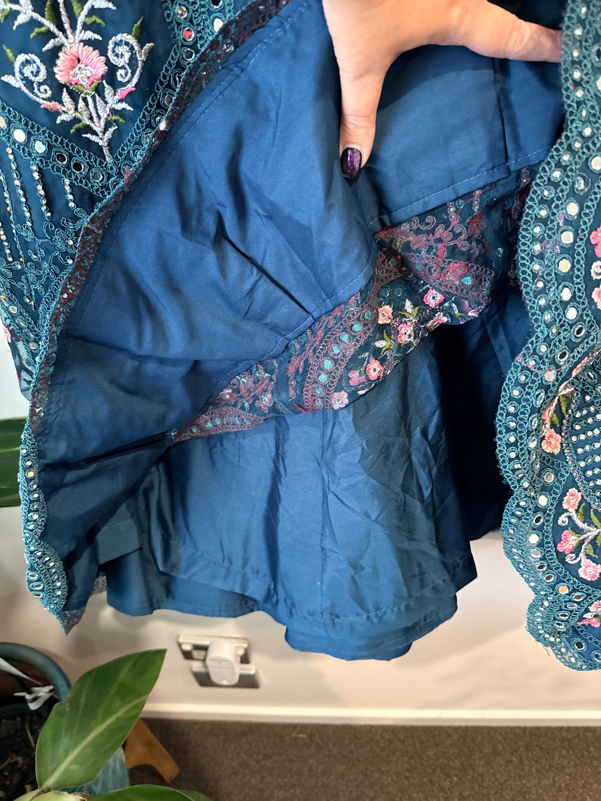 Brand Unknown Embroidered Lehenga Skirt Size Waist 98cm