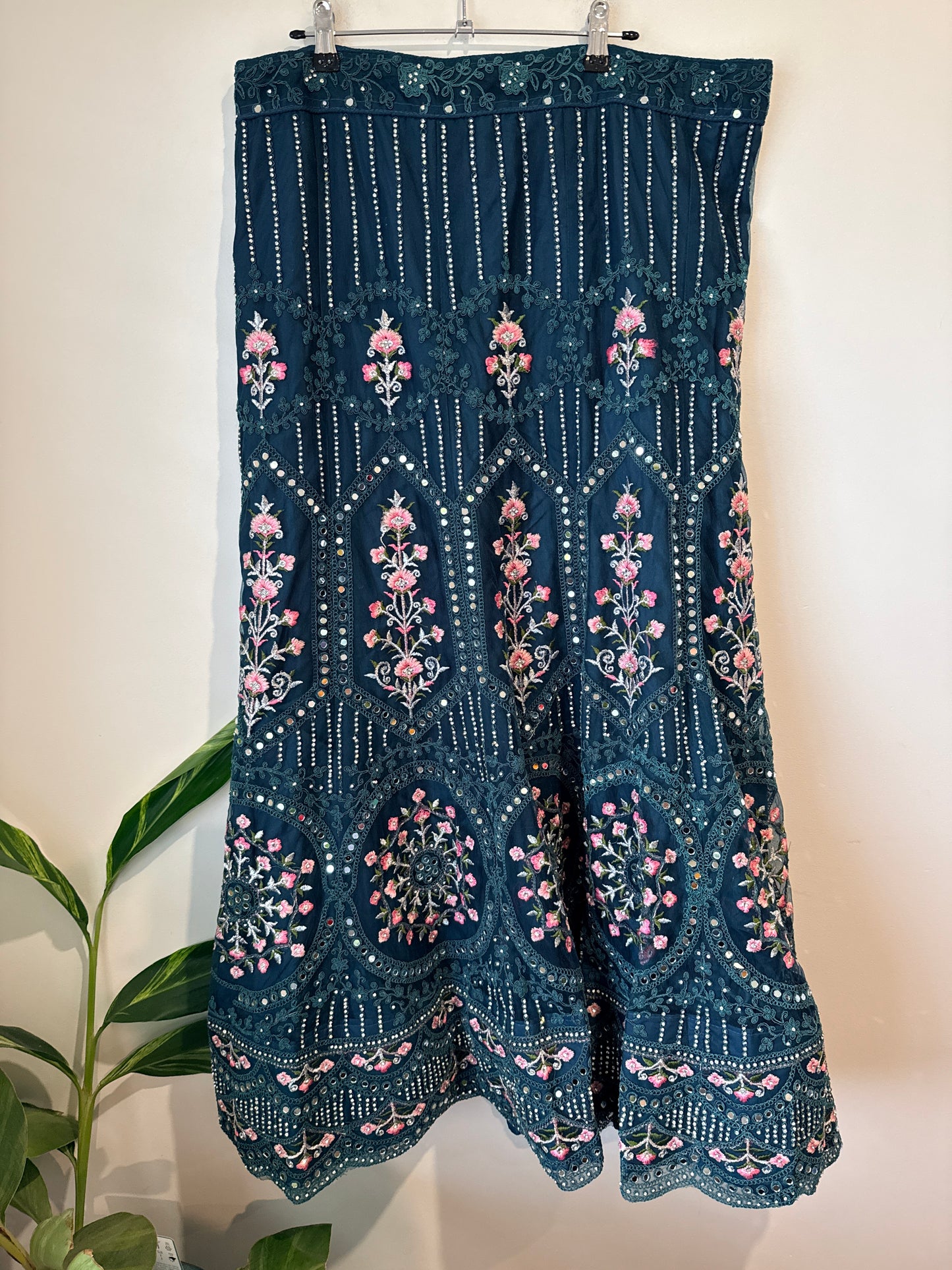 Brand Unknown Embroidered Lehenga Skirt Size Waist 98cm